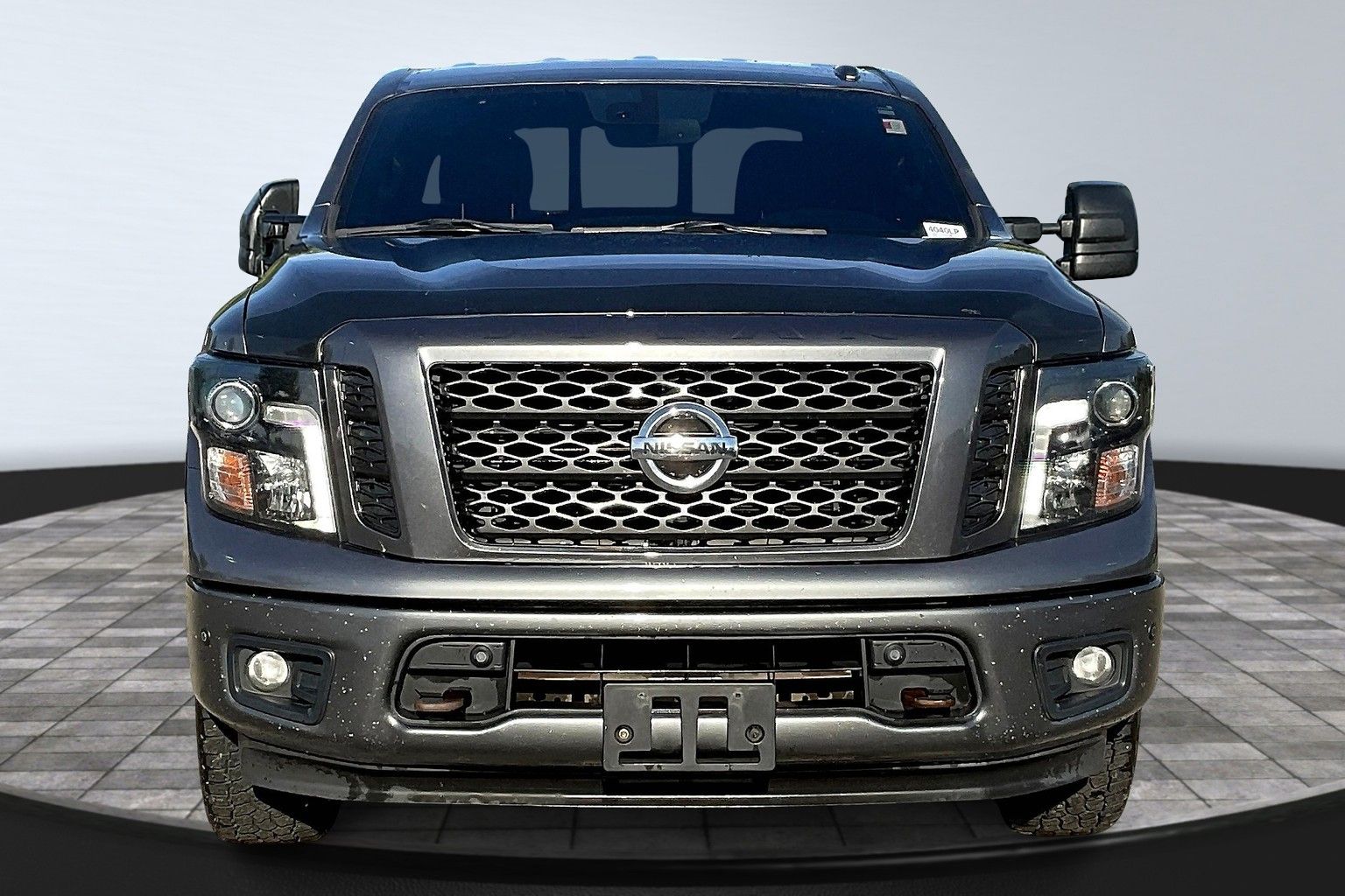 2018 Nissan Titan SV photo 3