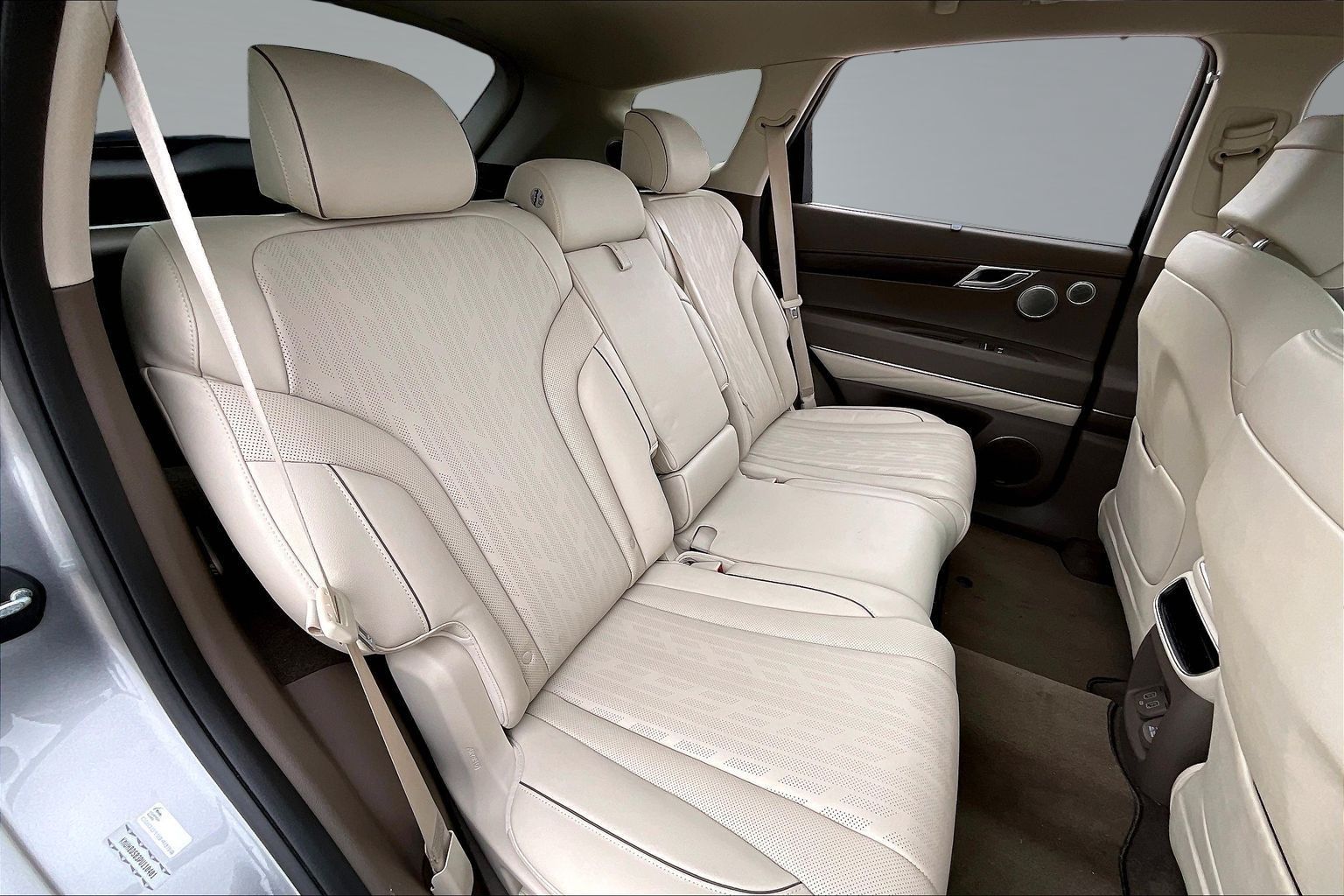 2023 GENESIS GV80 - Image 28