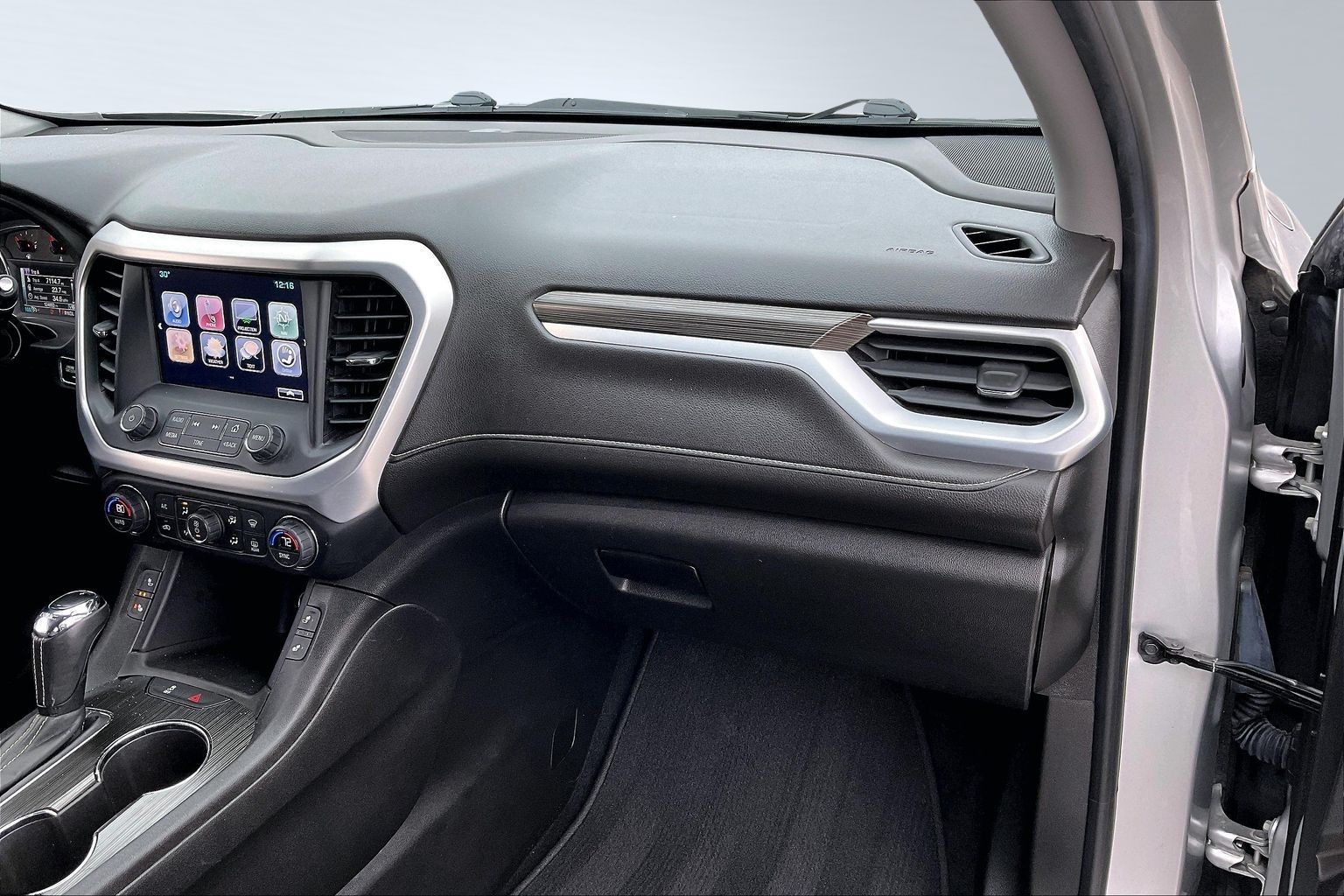 2017 GMC ACADIA - Image 15