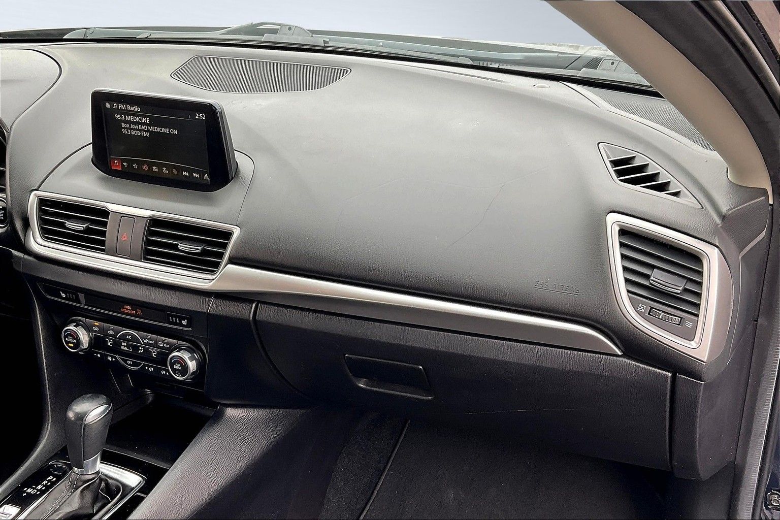 2017 MAZDA MAZDA3 - Image 15