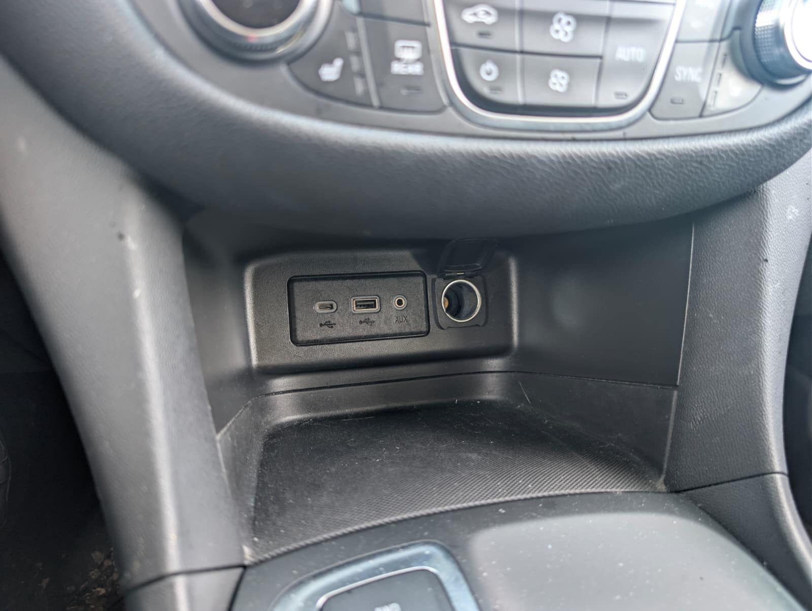 2020 CHEVROLET EQUINOX - Image 15