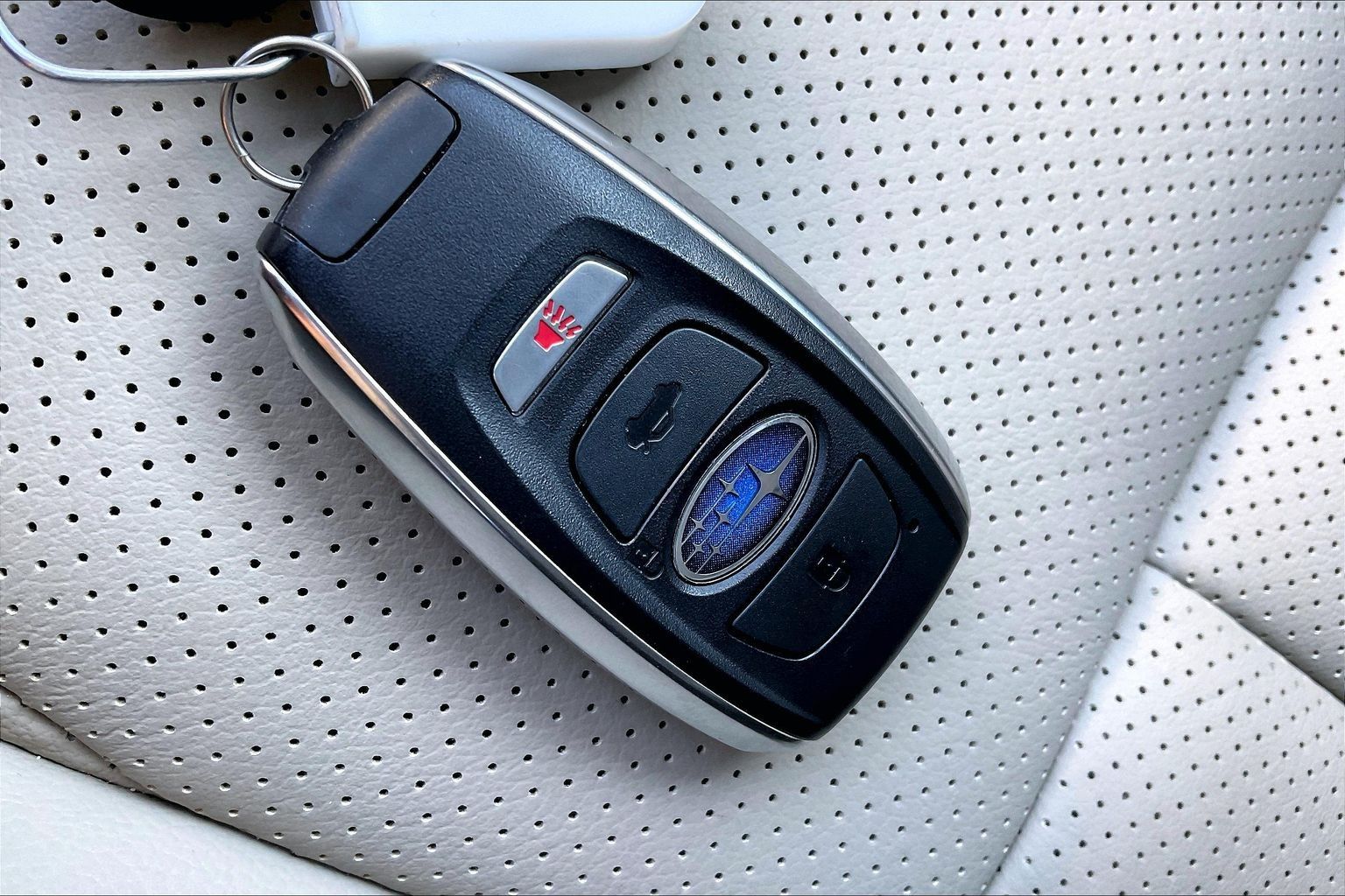 2025 SUBARU OUTBACK - Image 9