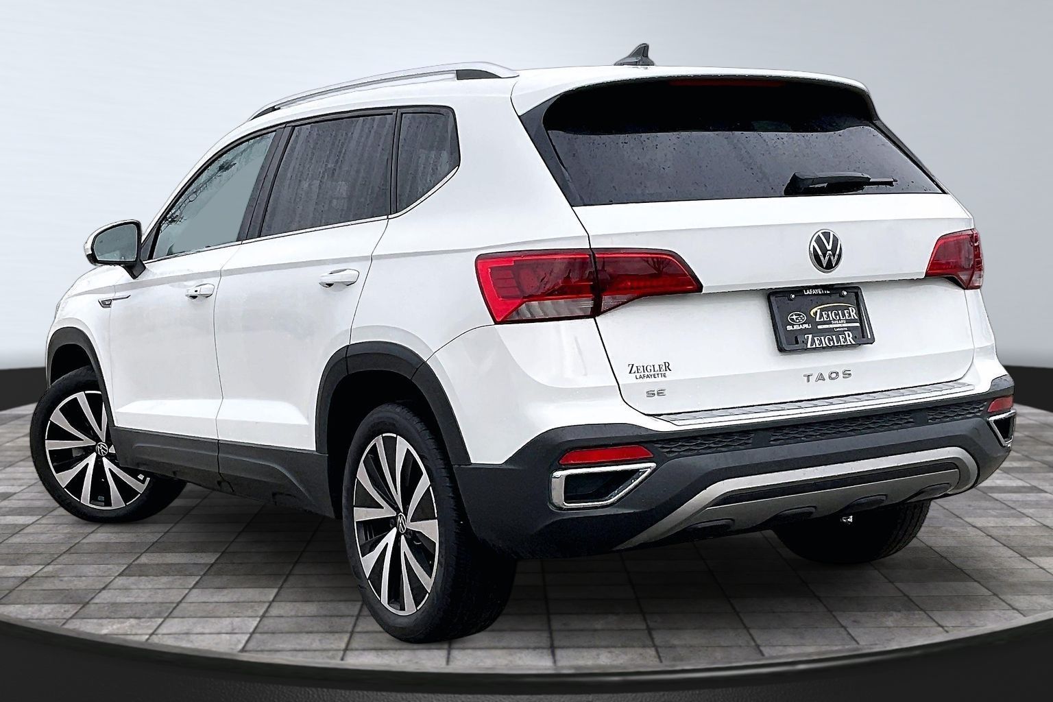 2023 VOLKSWAGEN TAOS - Image 11