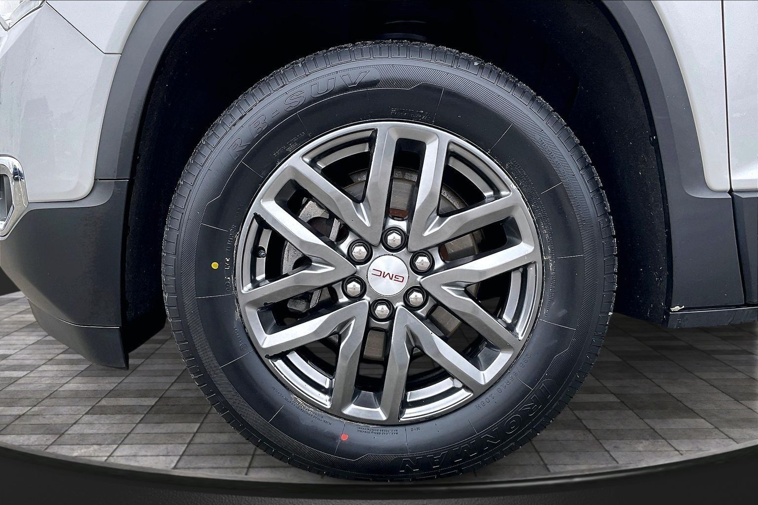 2017 GMC ACADIA - Image 8