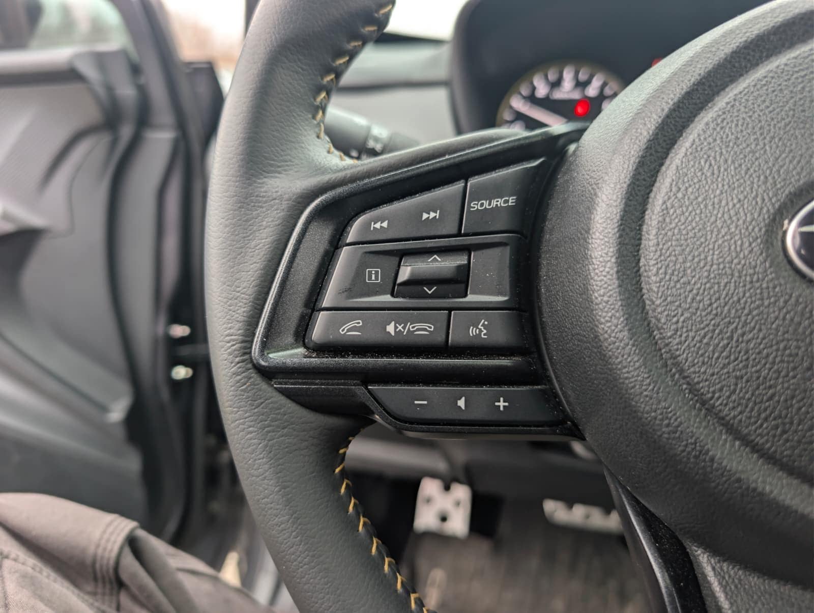 2024 SUBARU CROSSTREK - Image 16