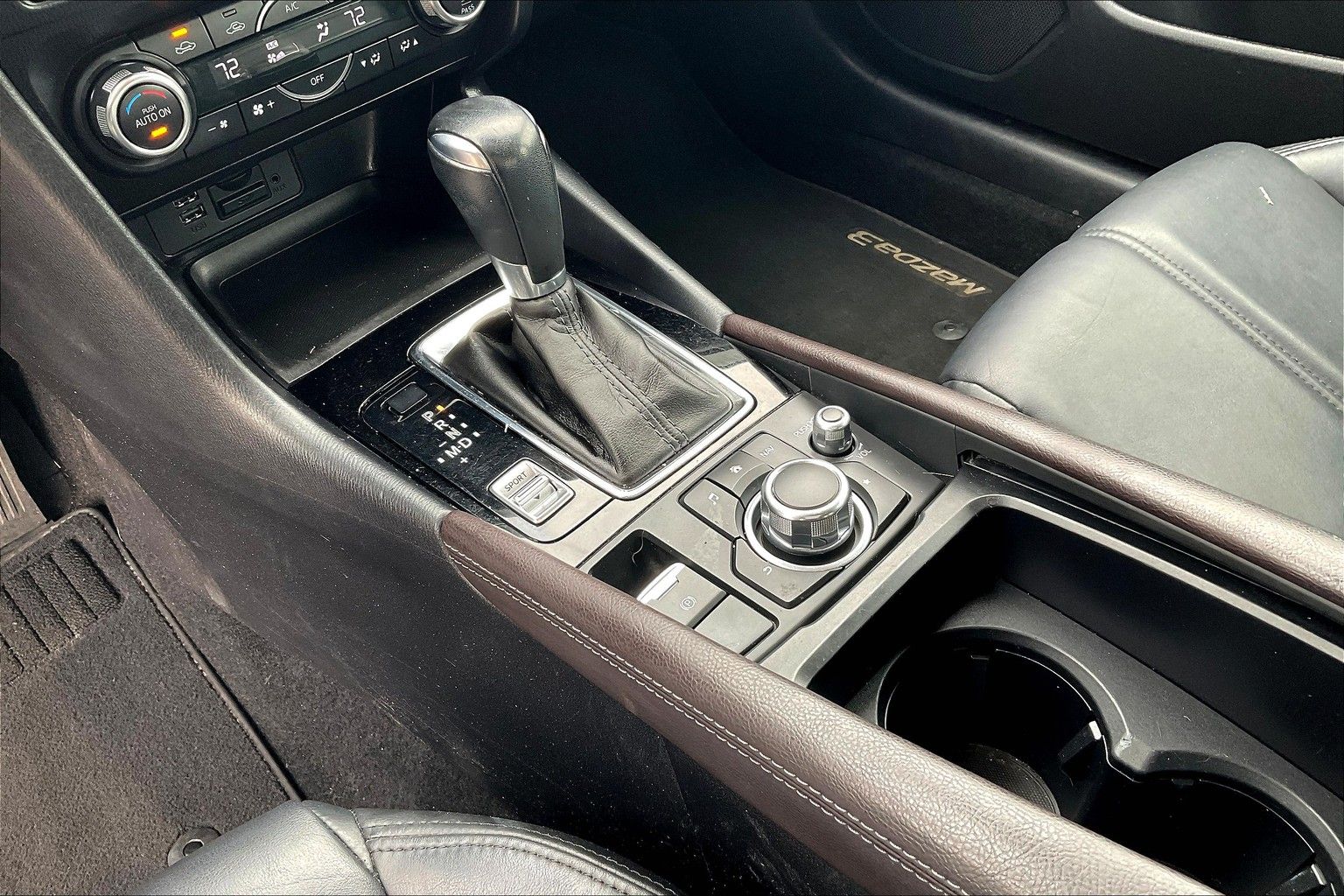 2017 MAZDA MAZDA3 - Image 13