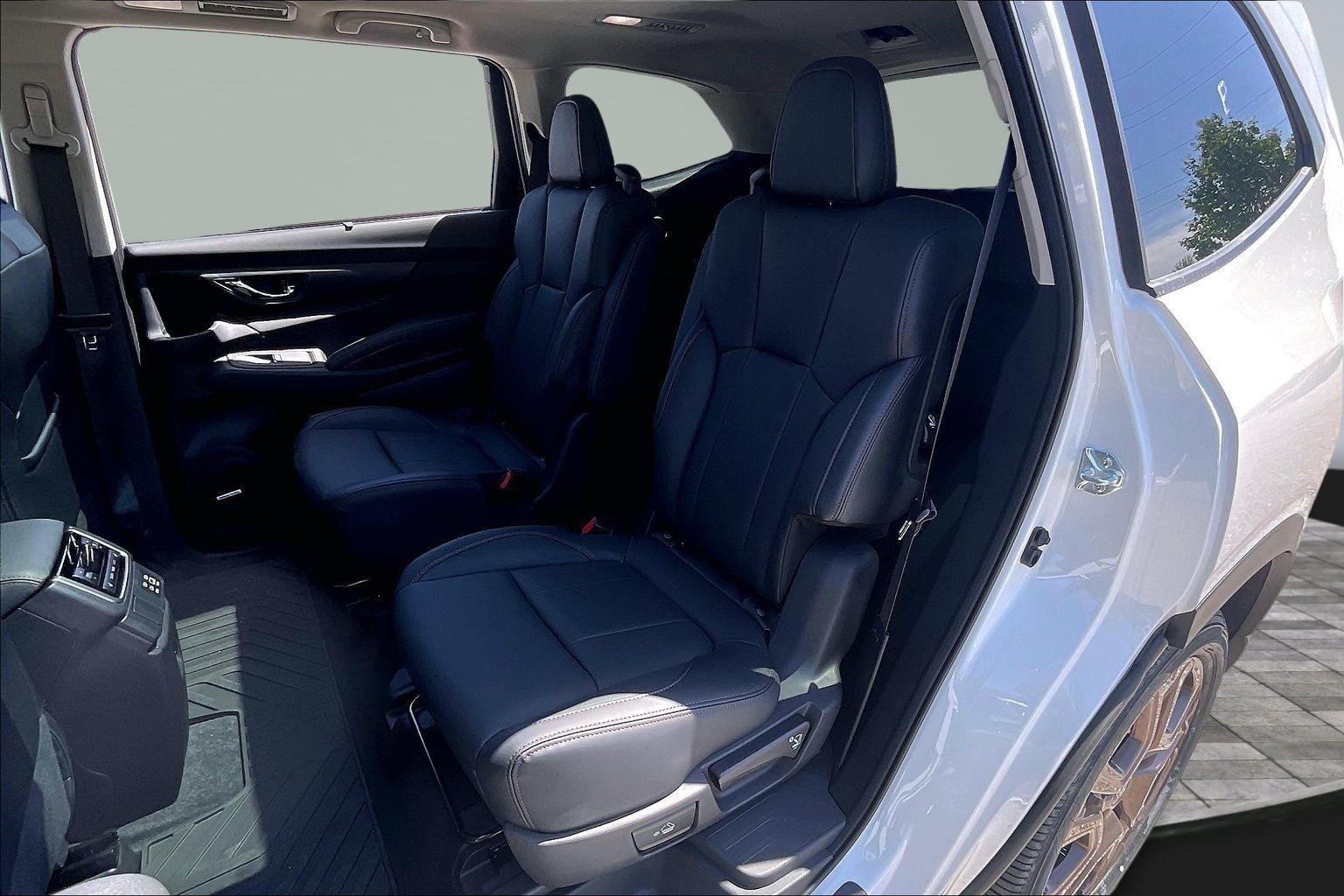 2026 Subaru Ascent Limited Bronze Edition - Photo 10