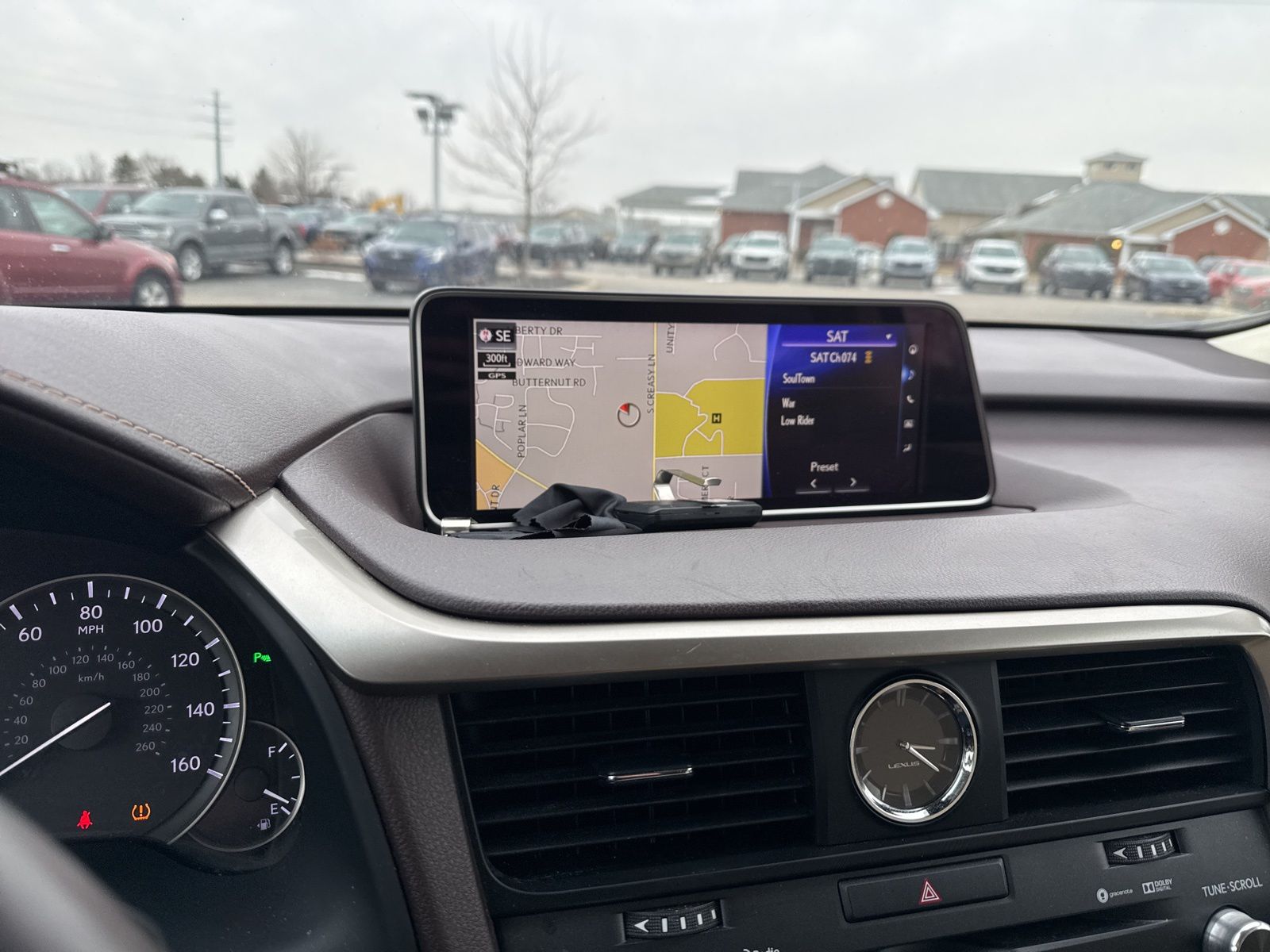 2017 LEXUS RX - Image 18