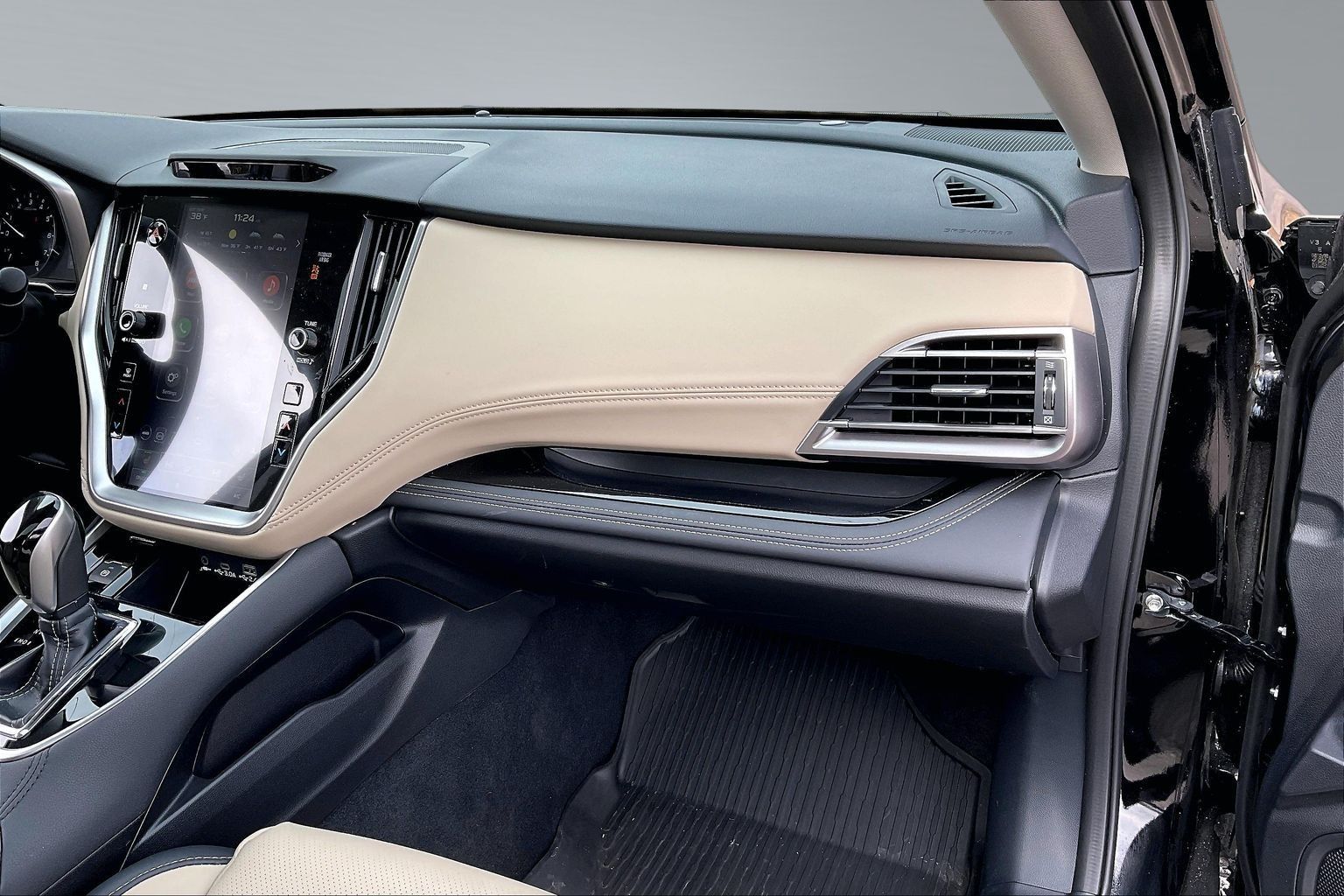 2025 SUBARU OUTBACK - Image 15