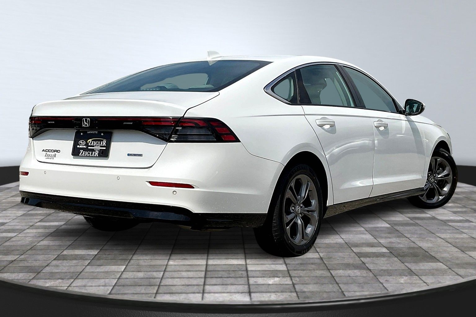2023 Honda Accord Hybrid EX-L photo 2