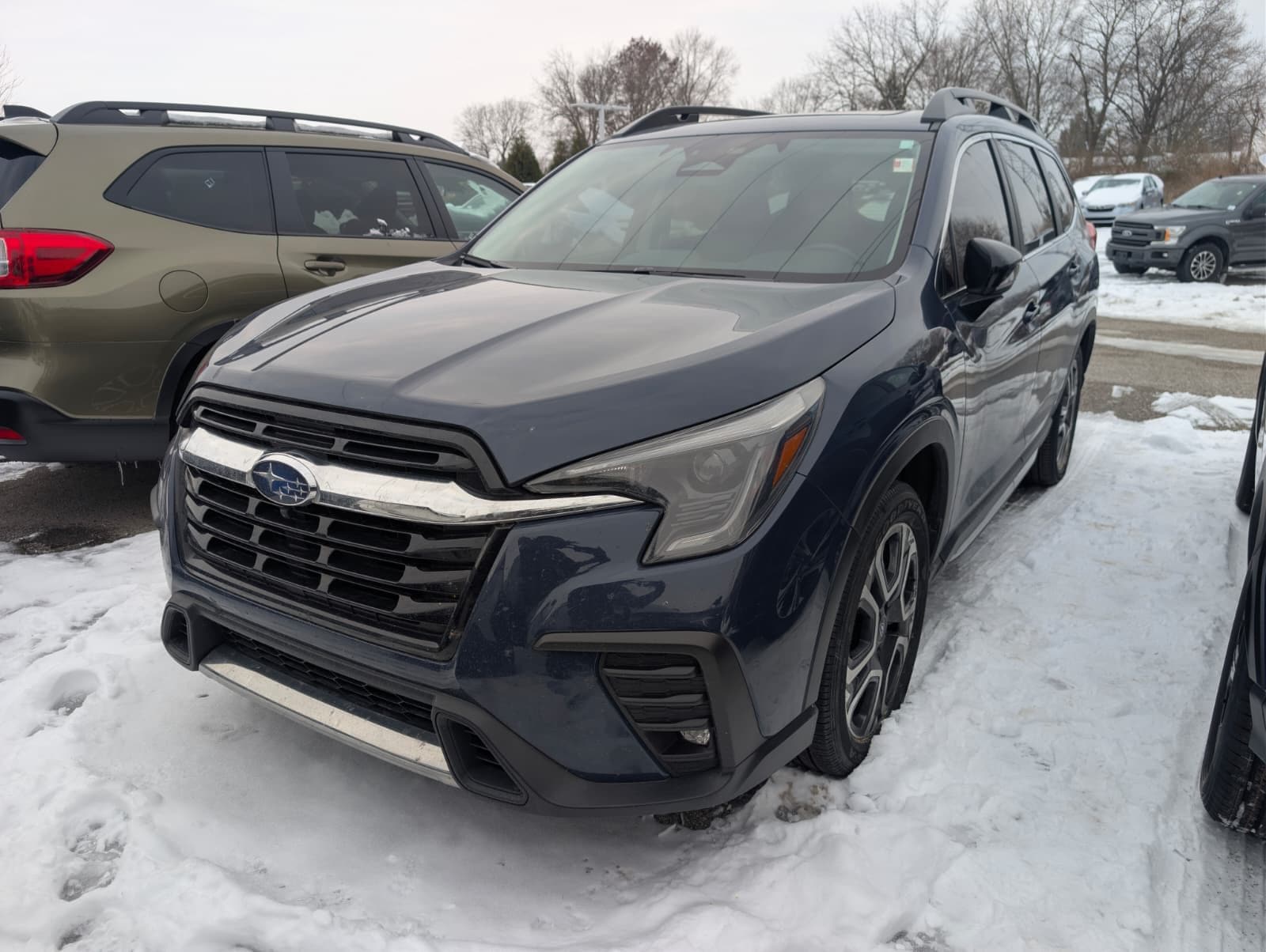 2024 Subaru Ascent Limited's photo