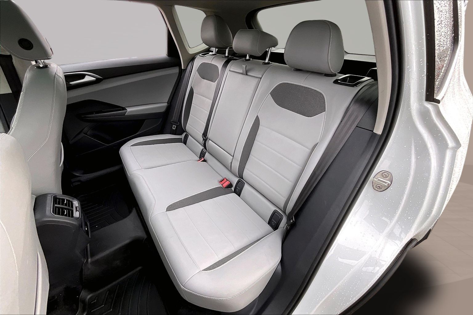 2023 VOLKSWAGEN TAOS - Image 27