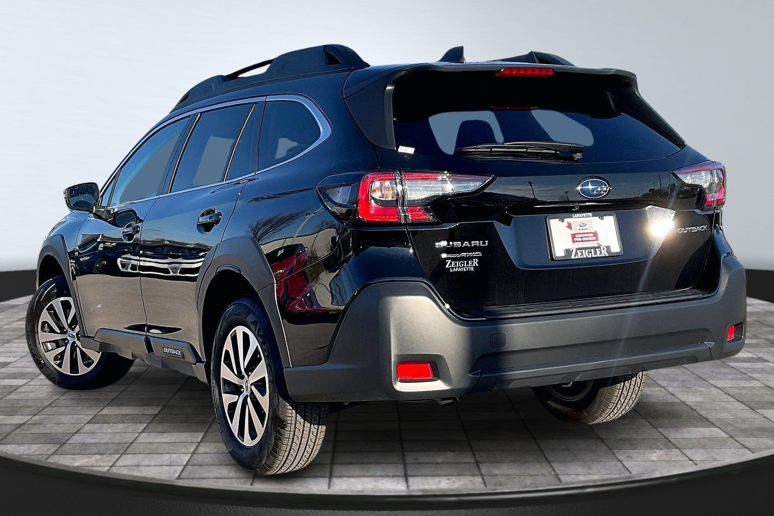 2025 SUBARU OUTBACK - Image 11