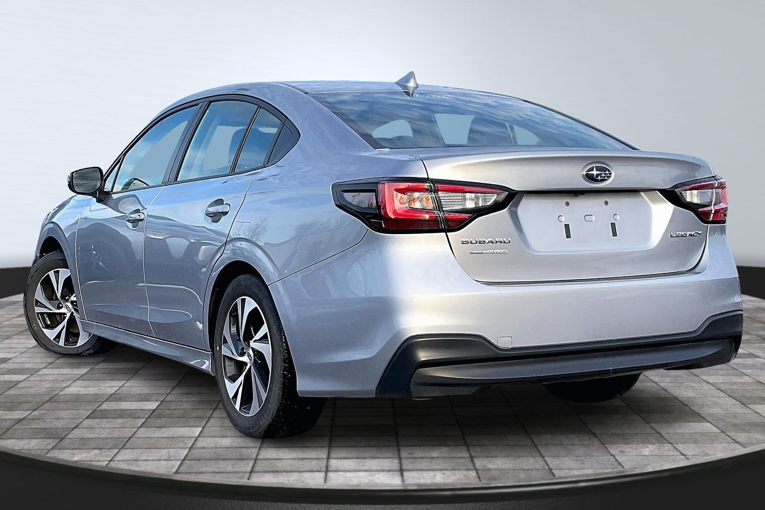 2025 SUBARU LEGACY - Image 10