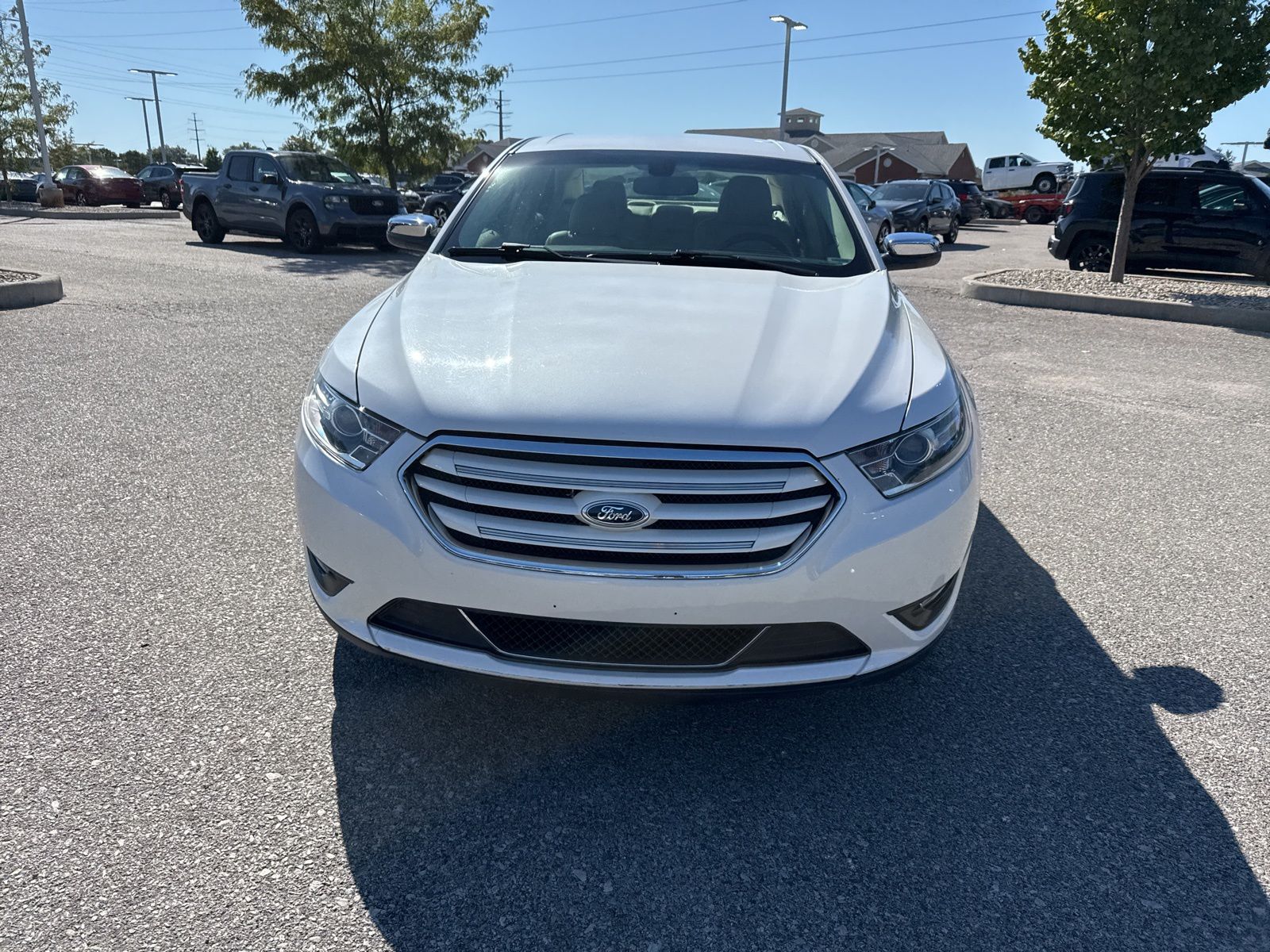 2014 Ford Taurus Limited photo 2
