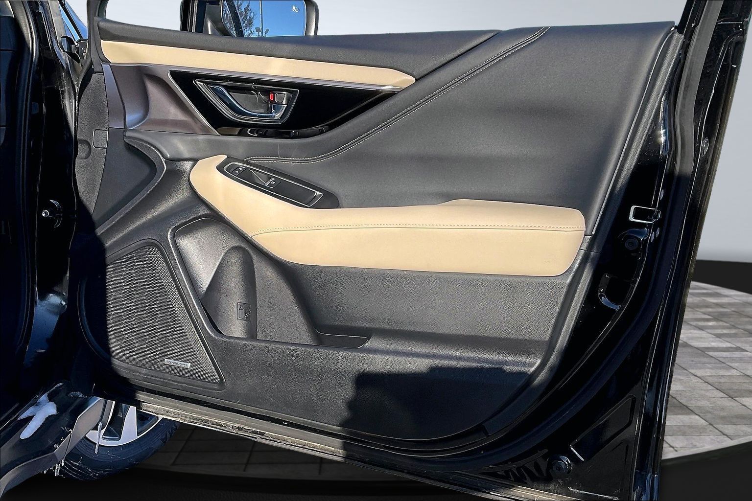 2025 SUBARU OUTBACK - Image 18