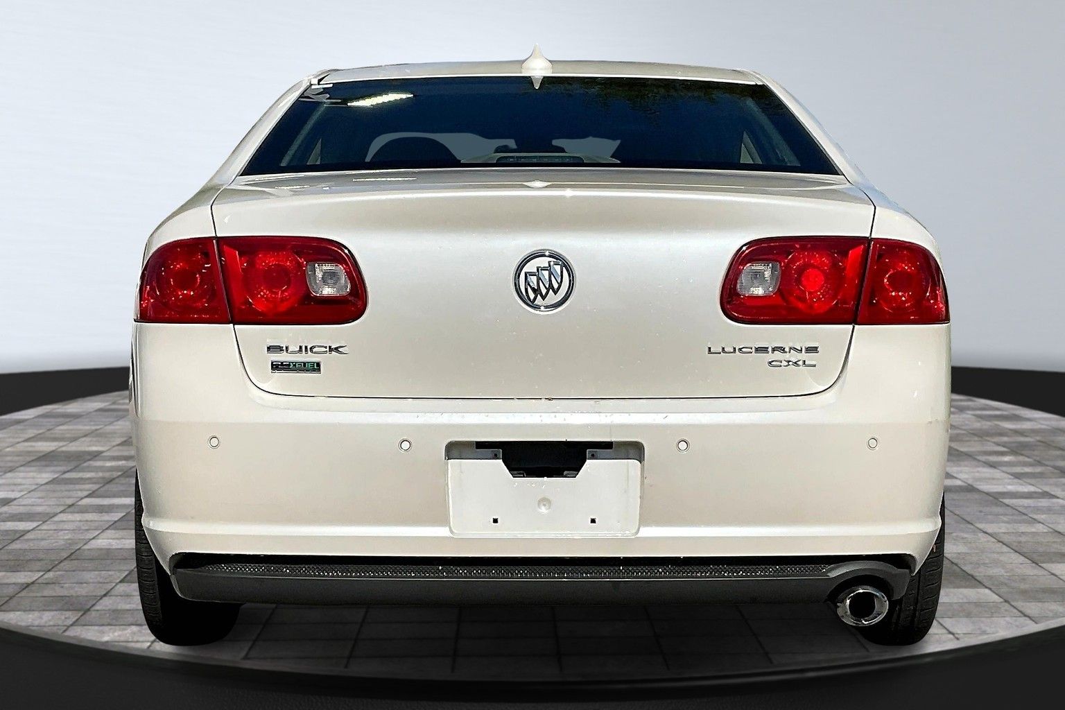 2011 Buick Lucerne CXL photo 3