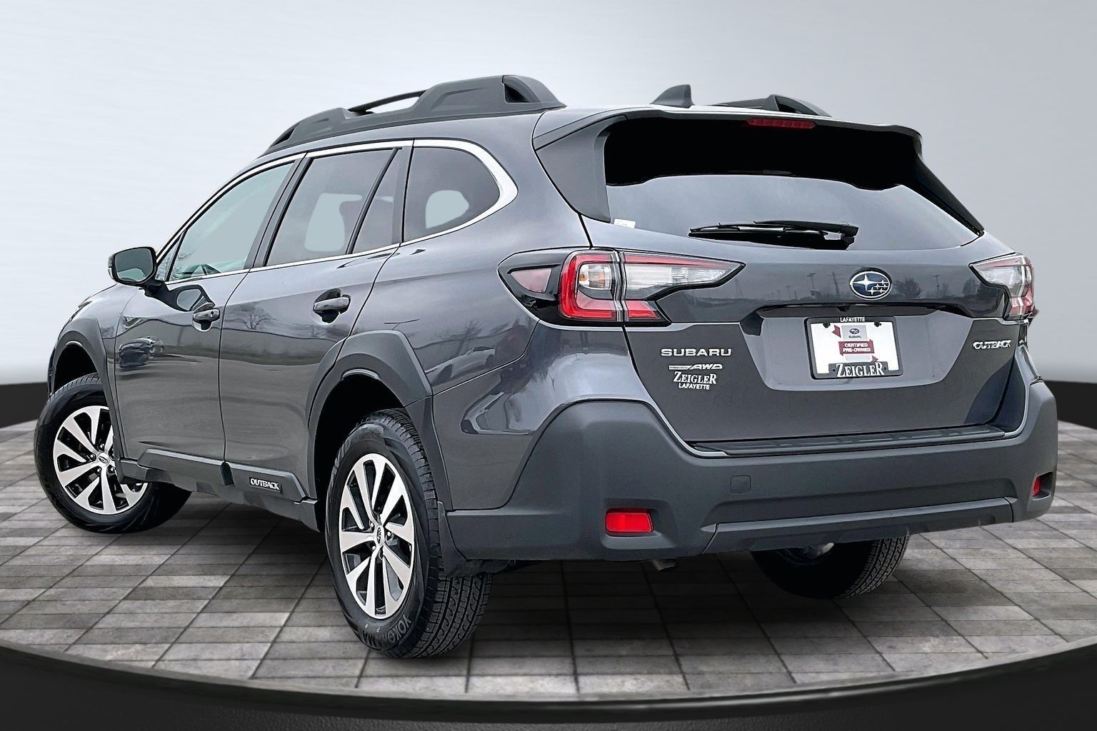2025 SUBARU OUTBACK - Image 11