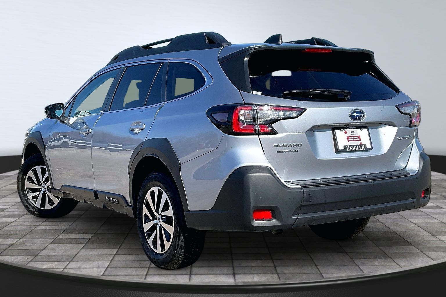 2025 SUBARU OUTBACK - Image 11