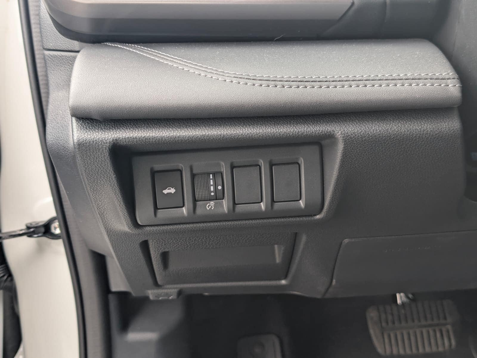 2025 SUBARU LEGACY - Image 16