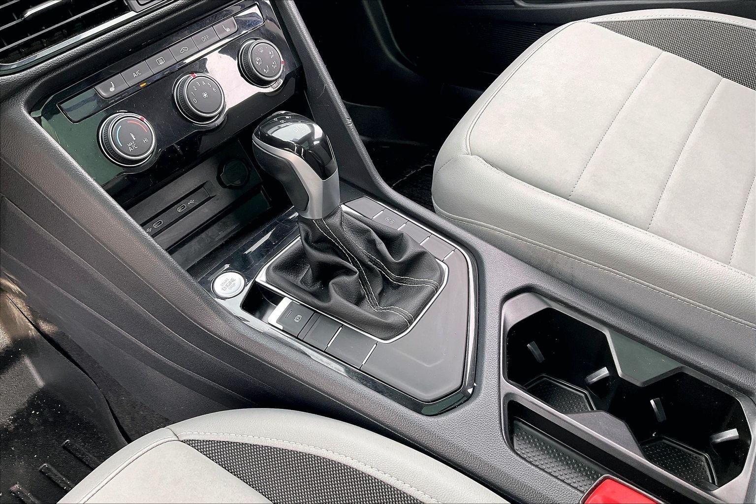 2023 VOLKSWAGEN TAOS - Image 13