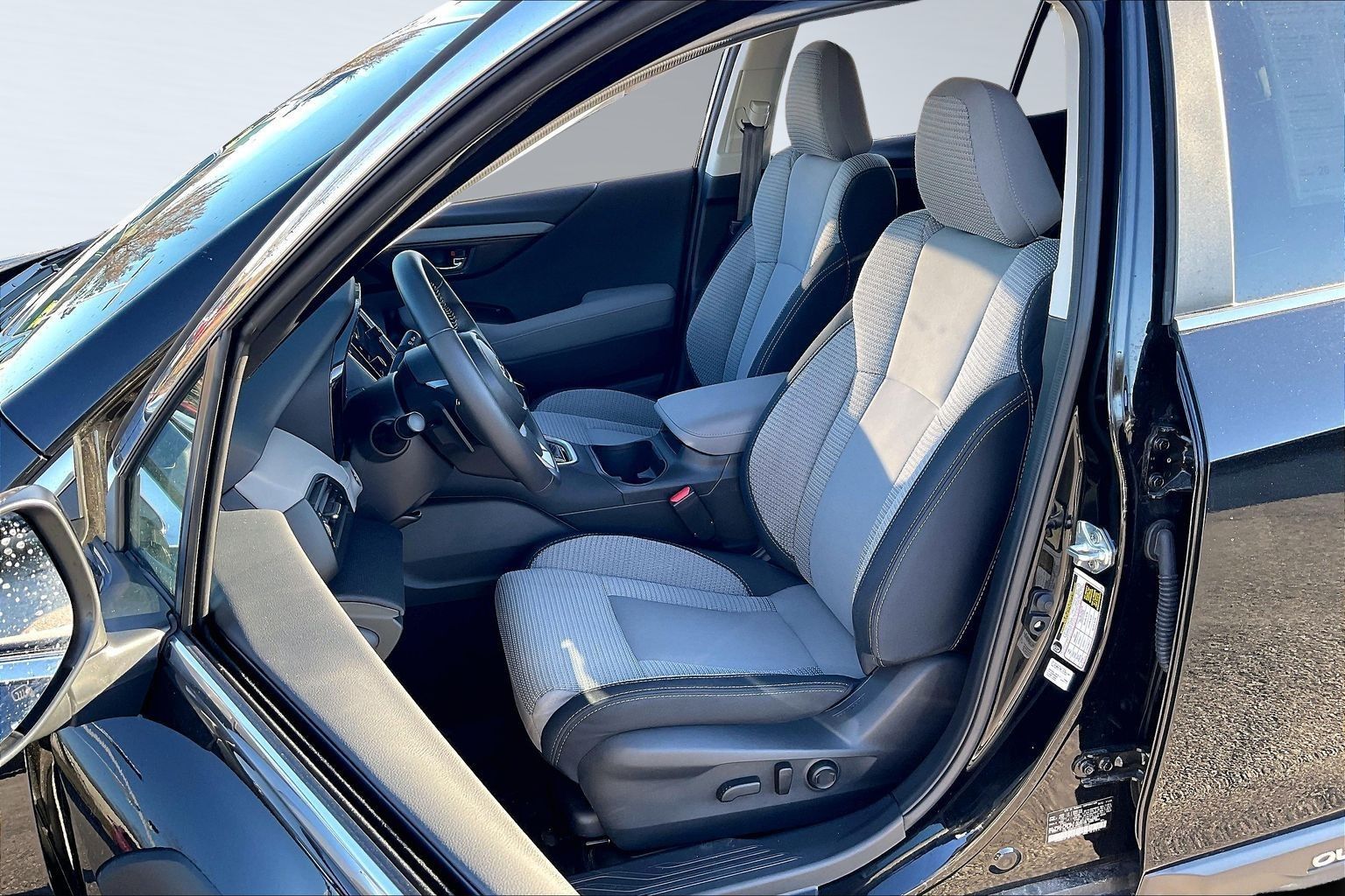 2025 SUBARU OUTBACK - Image 26