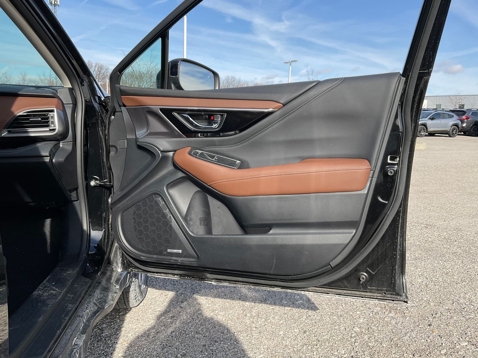 2025 SUBARU OUTBACK - Image 15