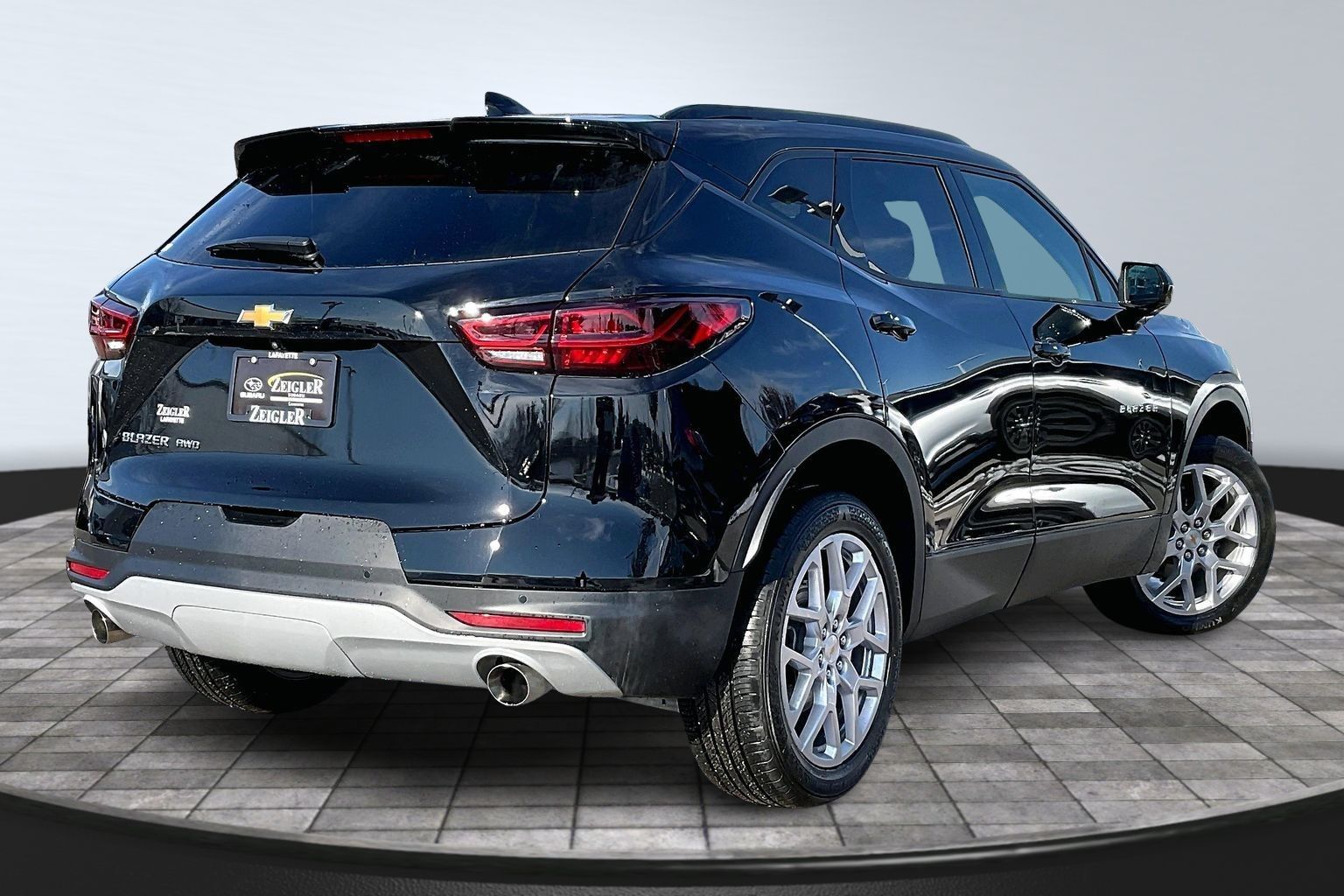 2024 CHEVROLET BLAZER - Image 2