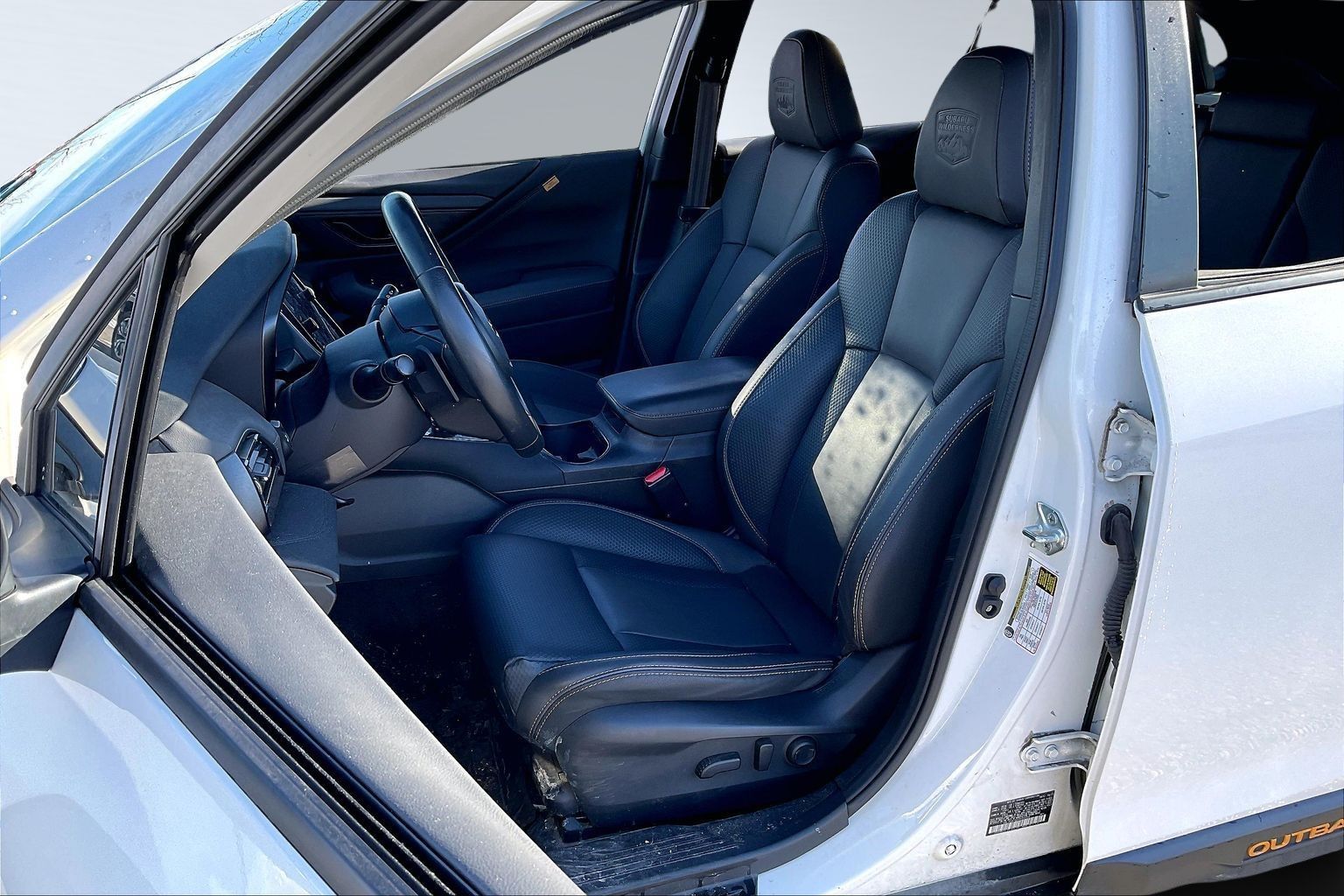 2023 SUBARU OUTBACK - Image 16