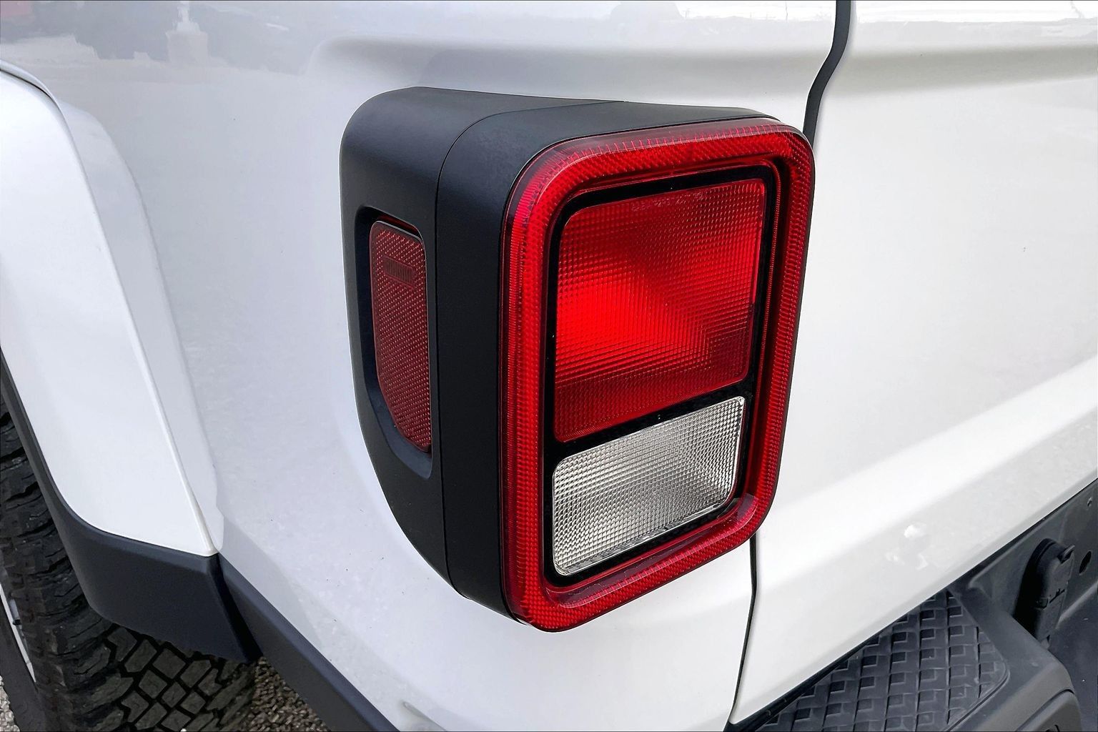 2022 JEEP GLADIATOR - Image 26