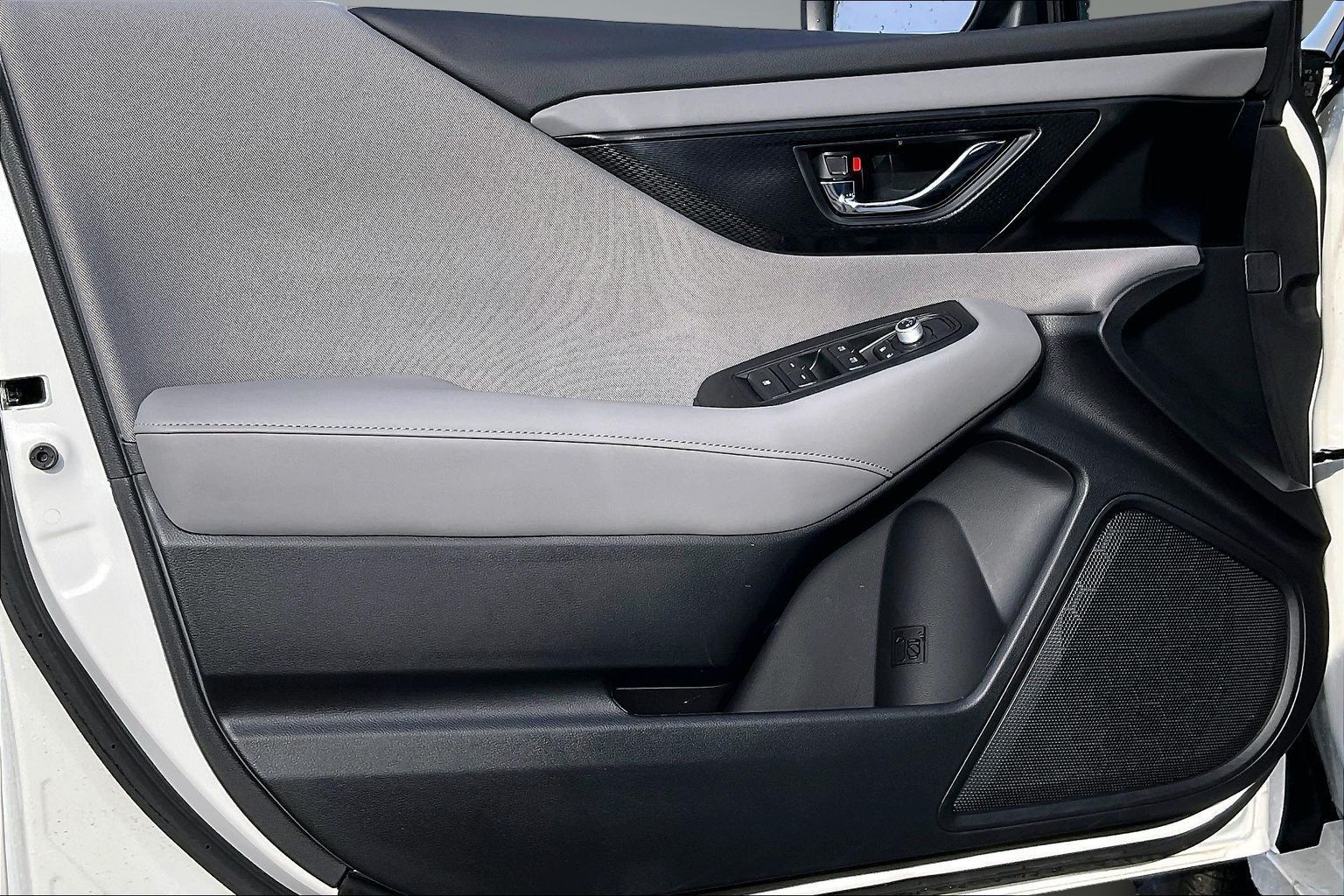 2025 SUBARU LEGACY - Image 17