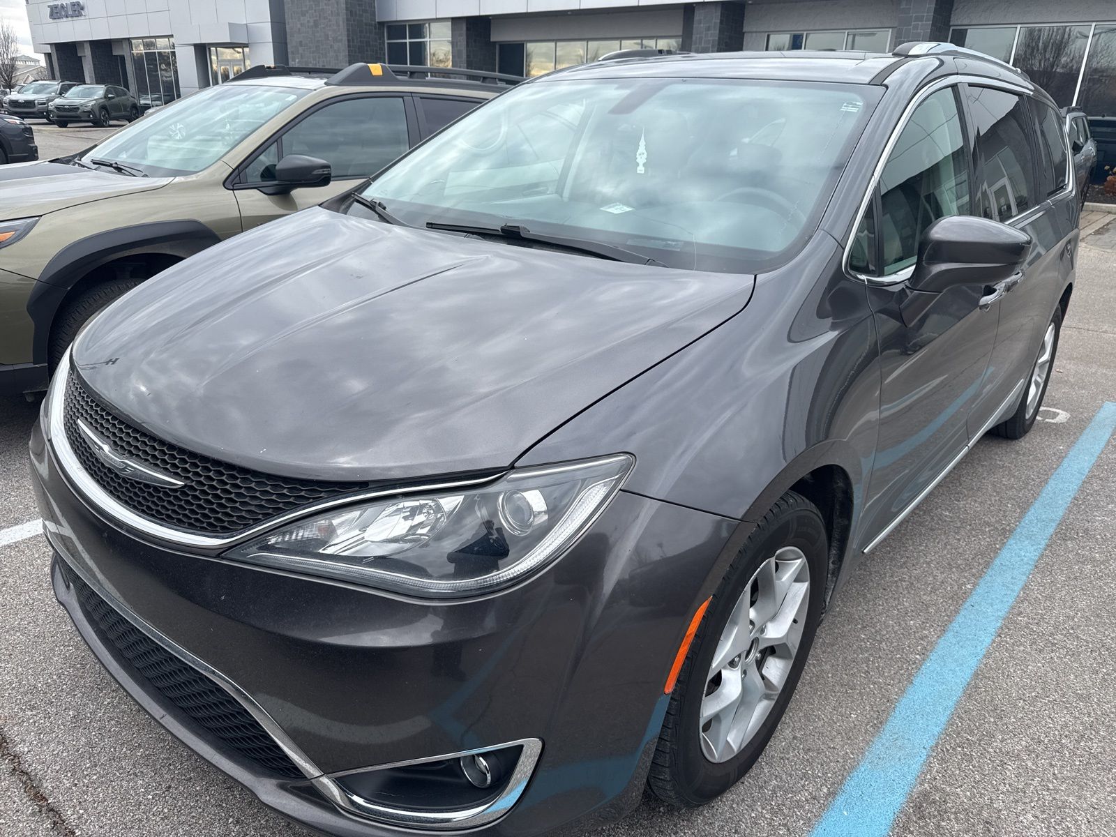 2017 Chrysler Pacifica Touring-L Plus