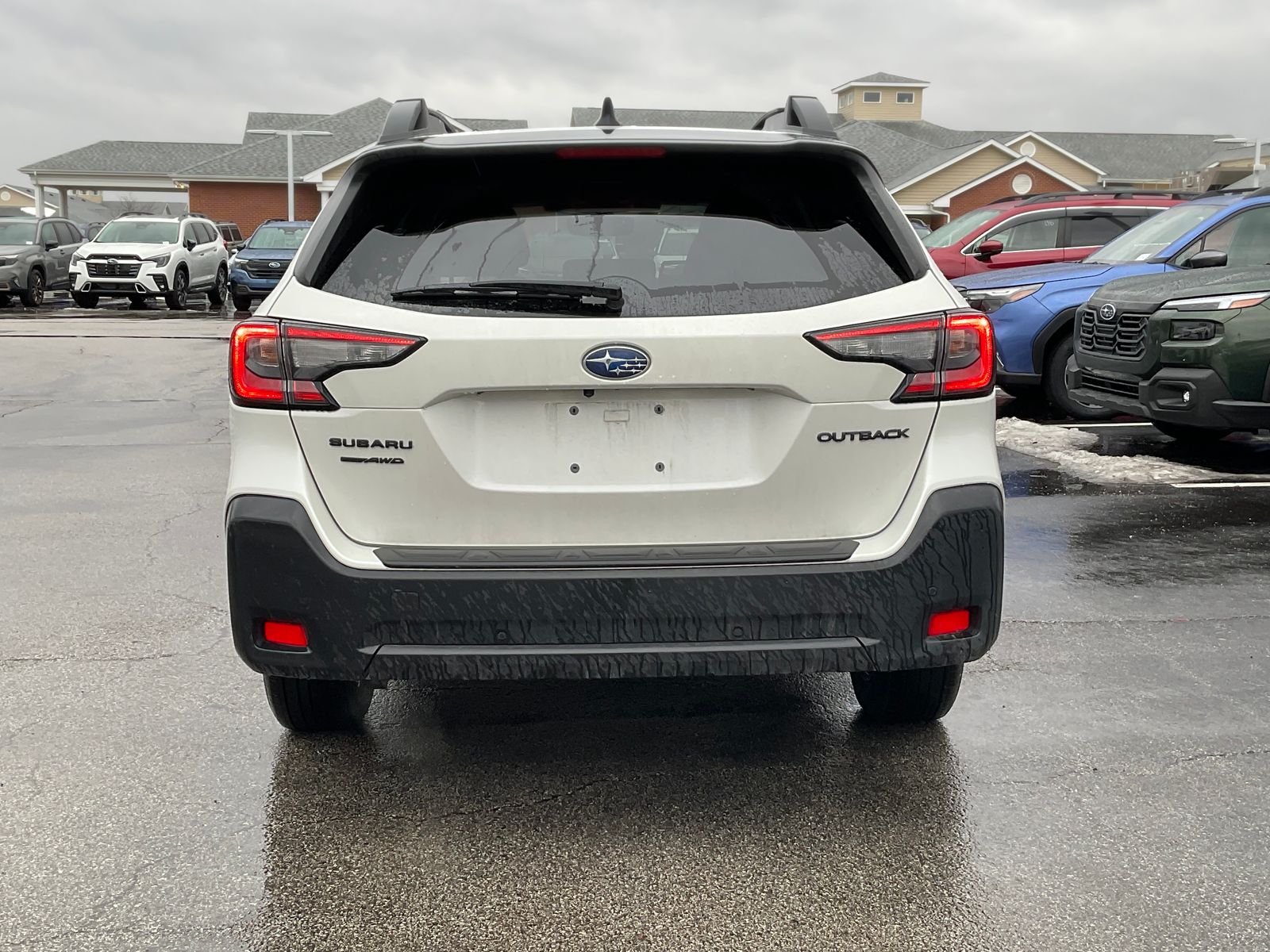 2025 SUBARU OUTBACK - Image 10