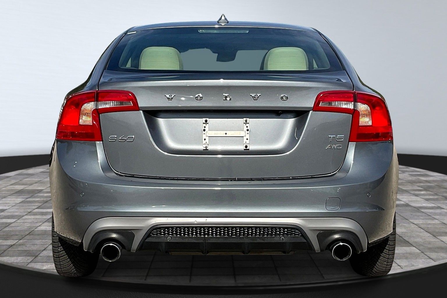 2018 Volvo S60 T5 Dynamic photo 4