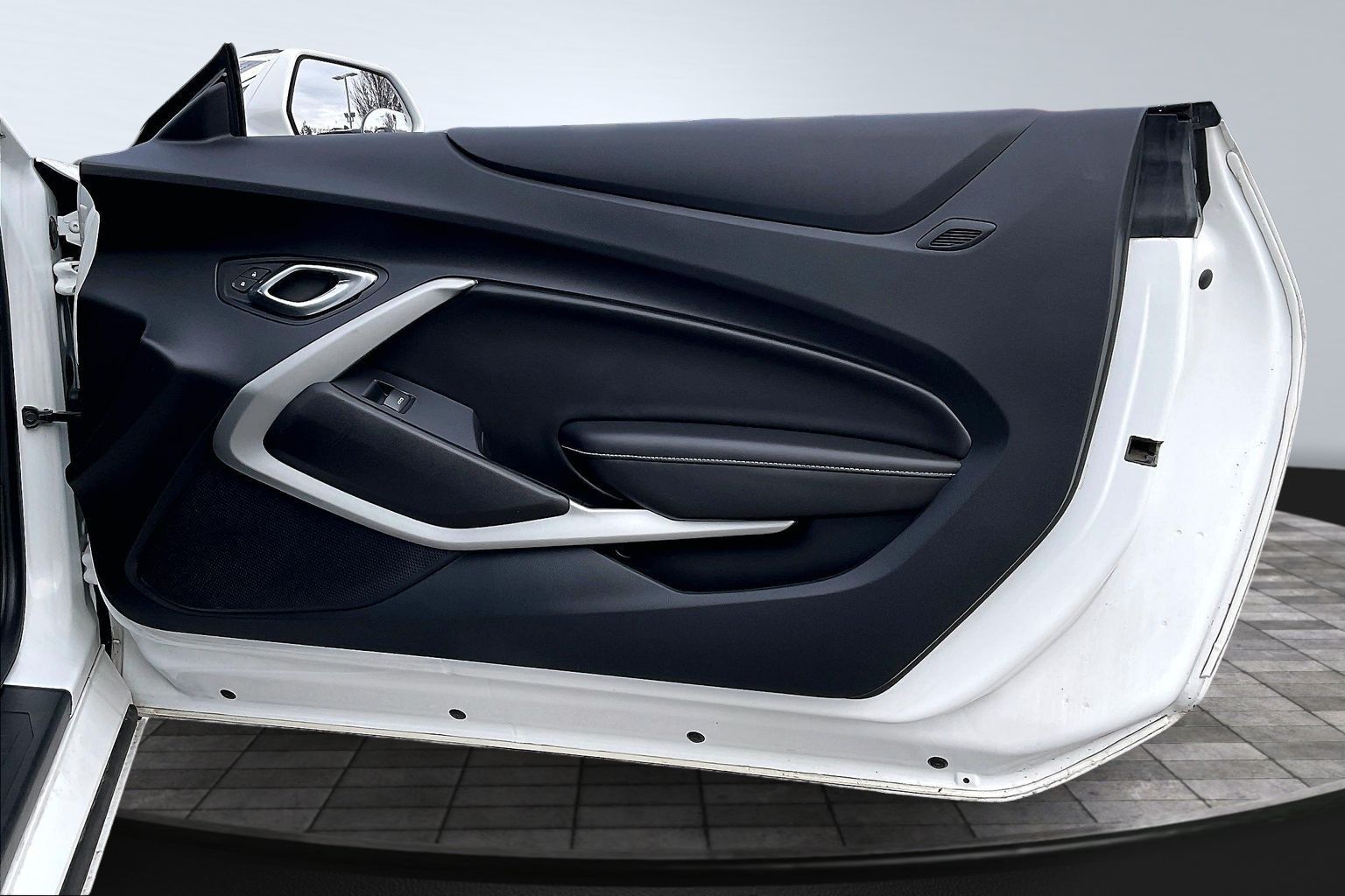 2018 CHEVROLET CAMARO - Image 17