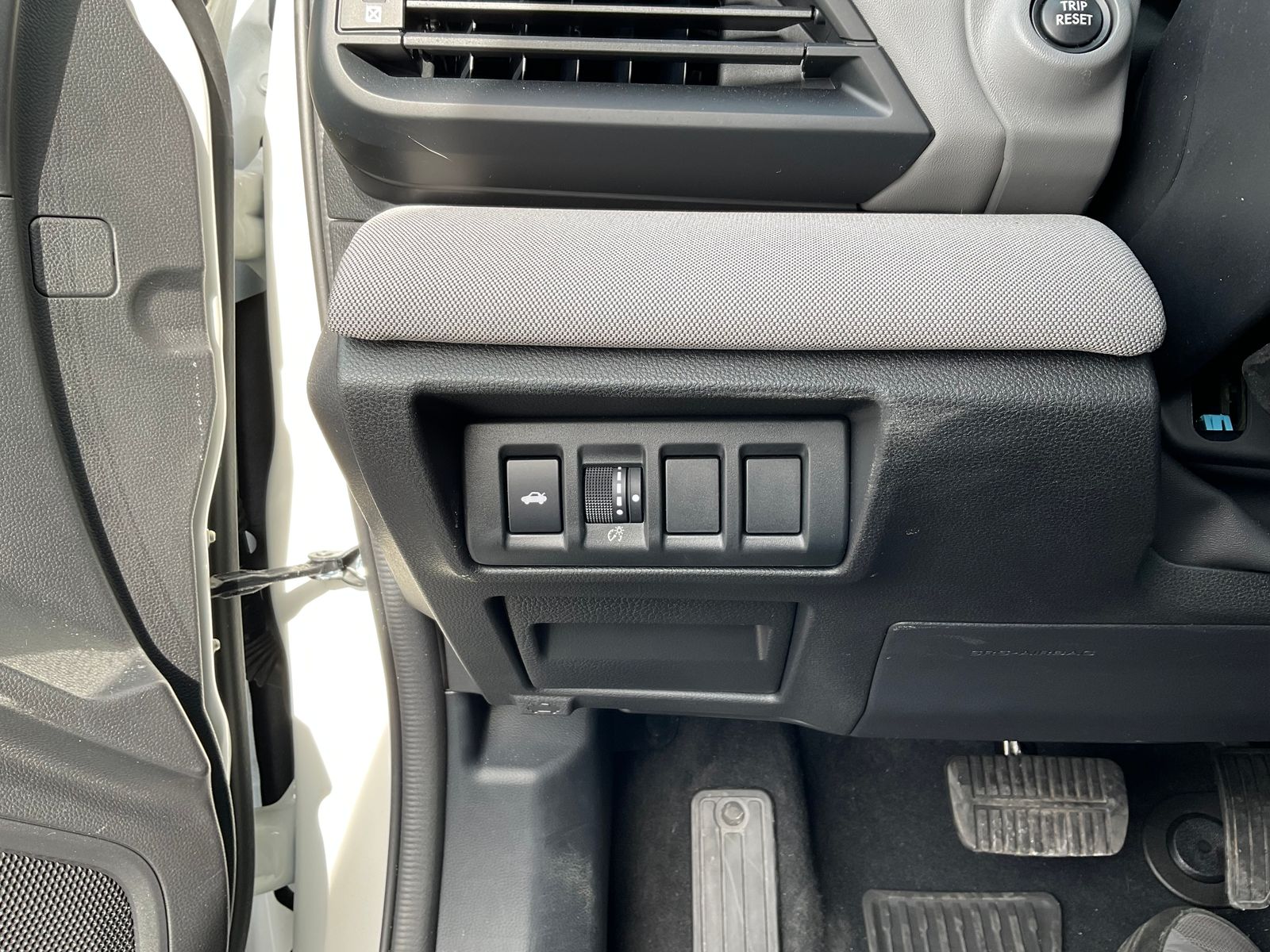 2025 SUBARU LEGACY - Image 21