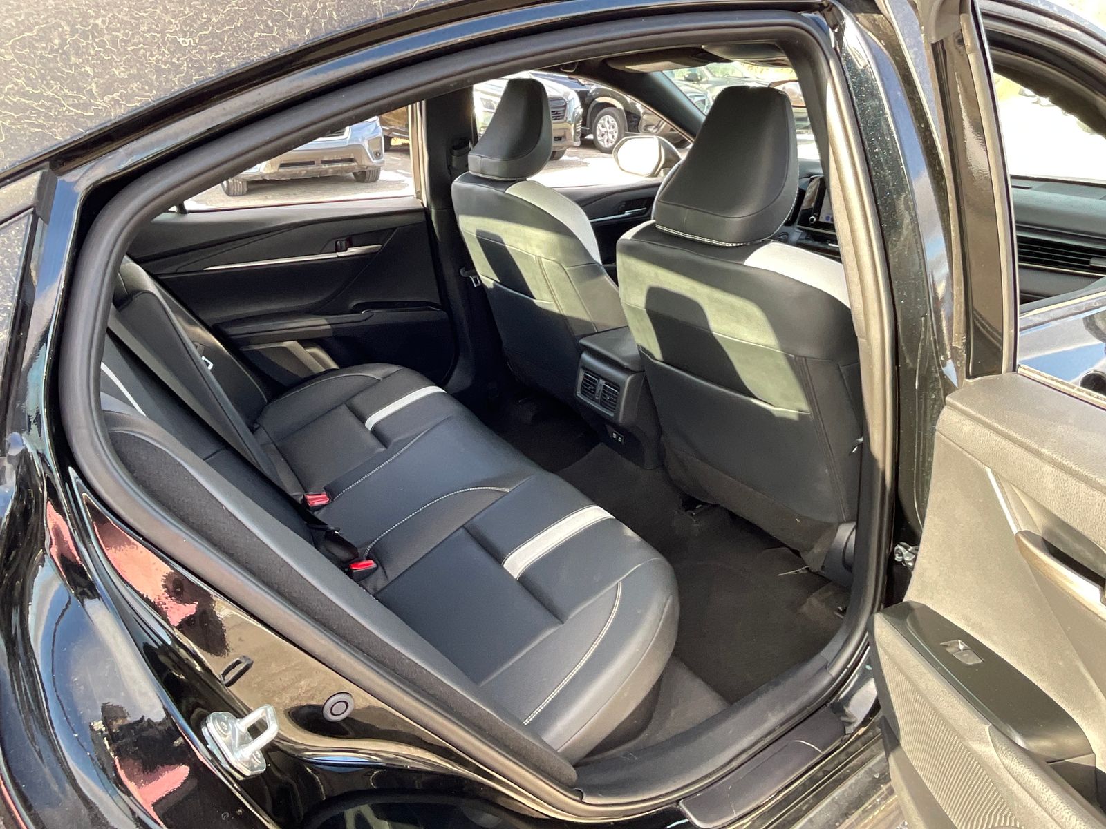 2025 TOYOTA CAMRY - Image 30