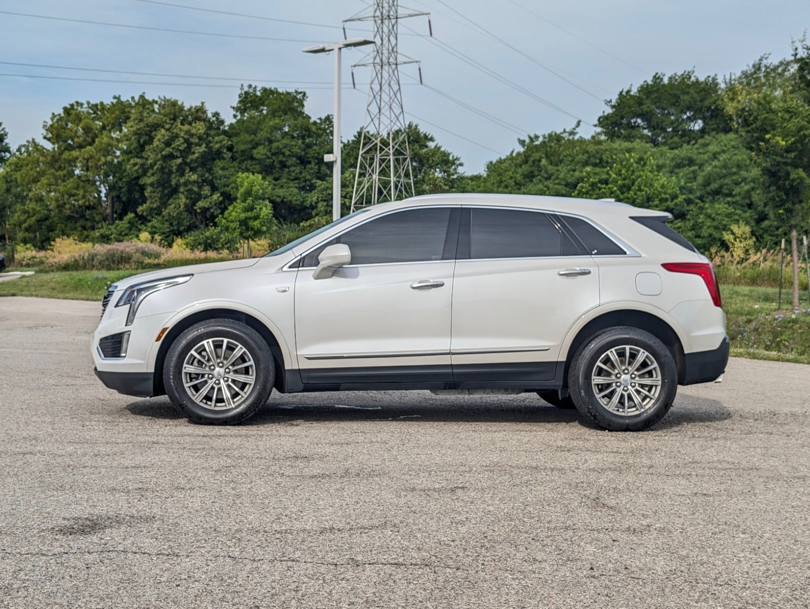 Used 2018 Cadillac XT5 Luxury with VIN 1GYKNDRS5JZ160713 for sale in Lafayette, IN