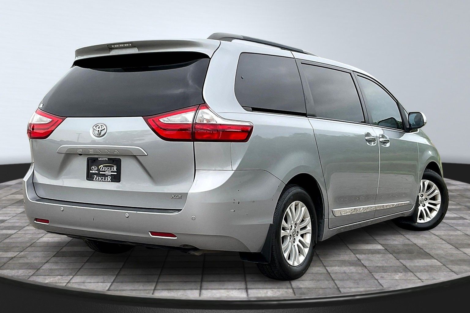 Used 2017 Toyota Sienna XLE with VIN 5TDYZ3DC2HS850574 for sale in Lafayette, IN
