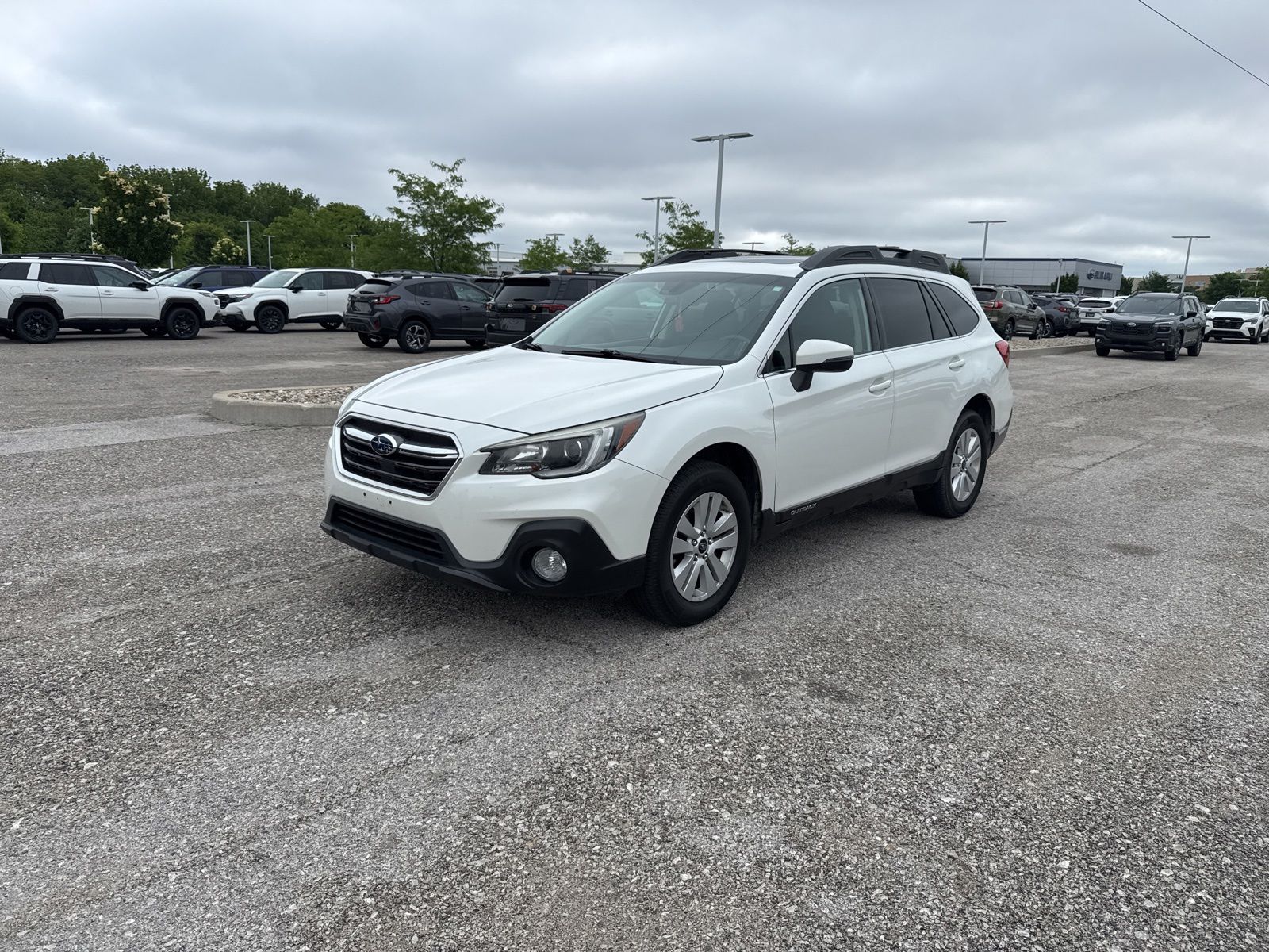 2019 Subaru Outback 2.5i Premium's photo