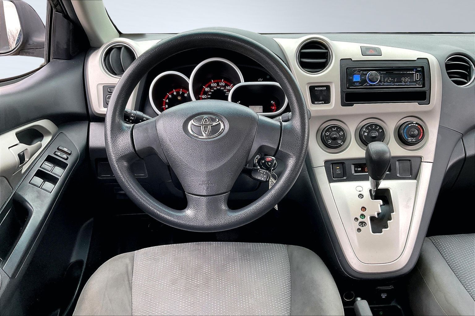 2009 Toyota Corolla Matrix L 4WD photo 4