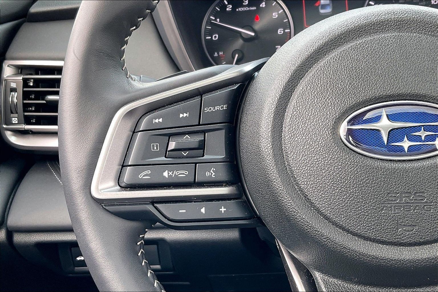 2025 SUBARU LEGACY - Image 19