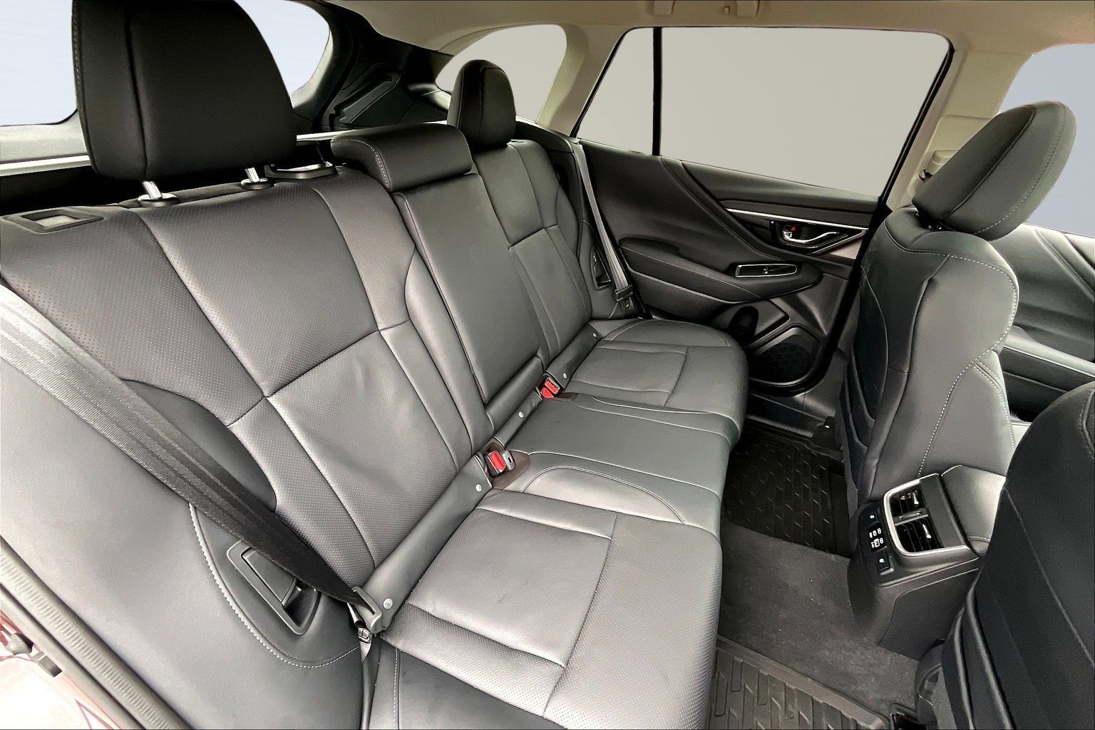 2025 SUBARU OUTBACK - Image 28