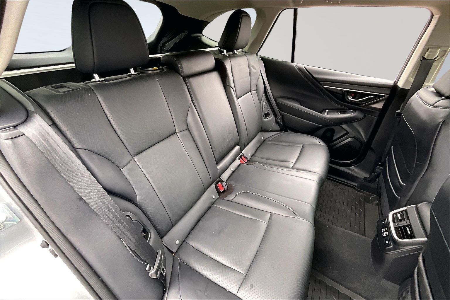 2025 SUBARU OUTBACK - Image 28