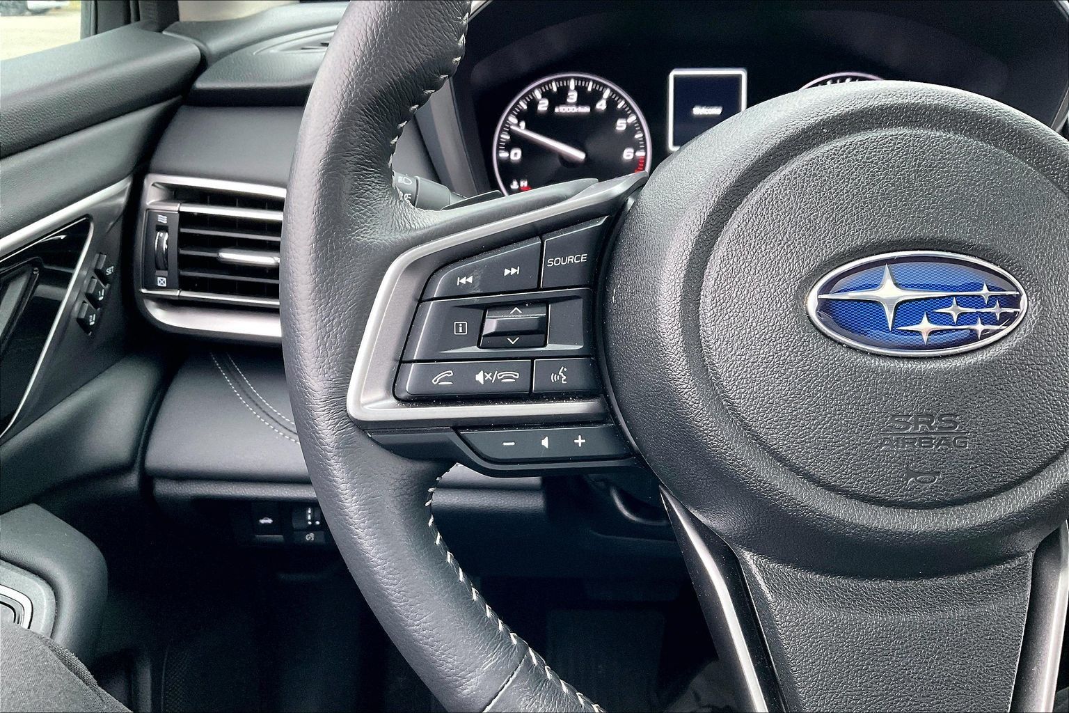 2025 SUBARU LEGACY - Image 19