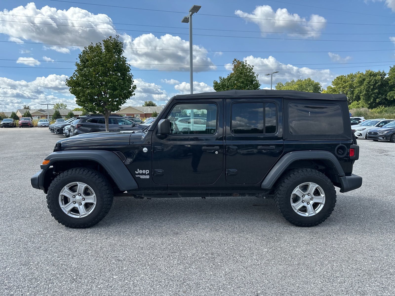 2018 Jeep Wrangler Unlimited Sport S photo 3