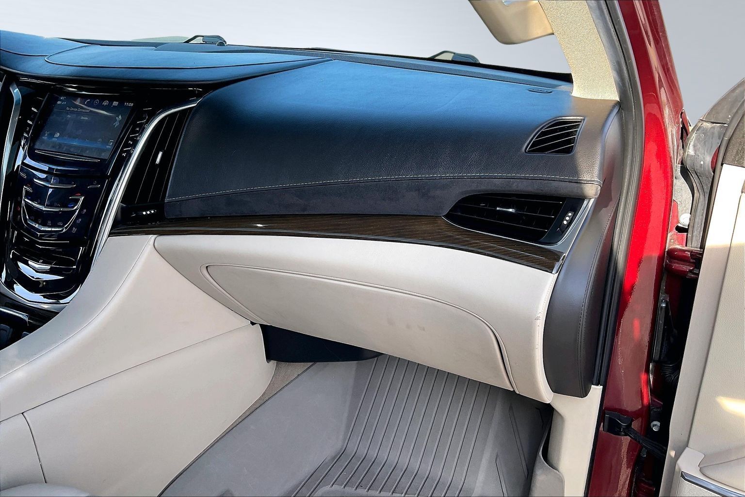 2019 CADILLAC ESCALADE - Image 15