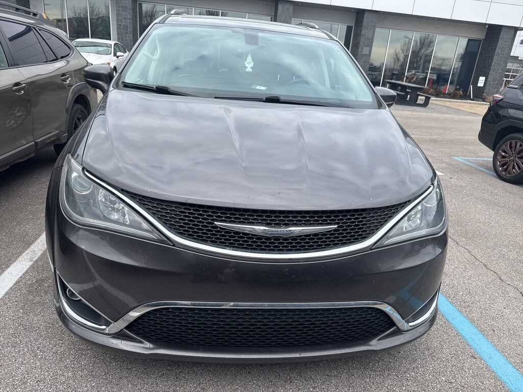 Used 2017 Chrysler Pacifica Touring L Plus Minivan/Van