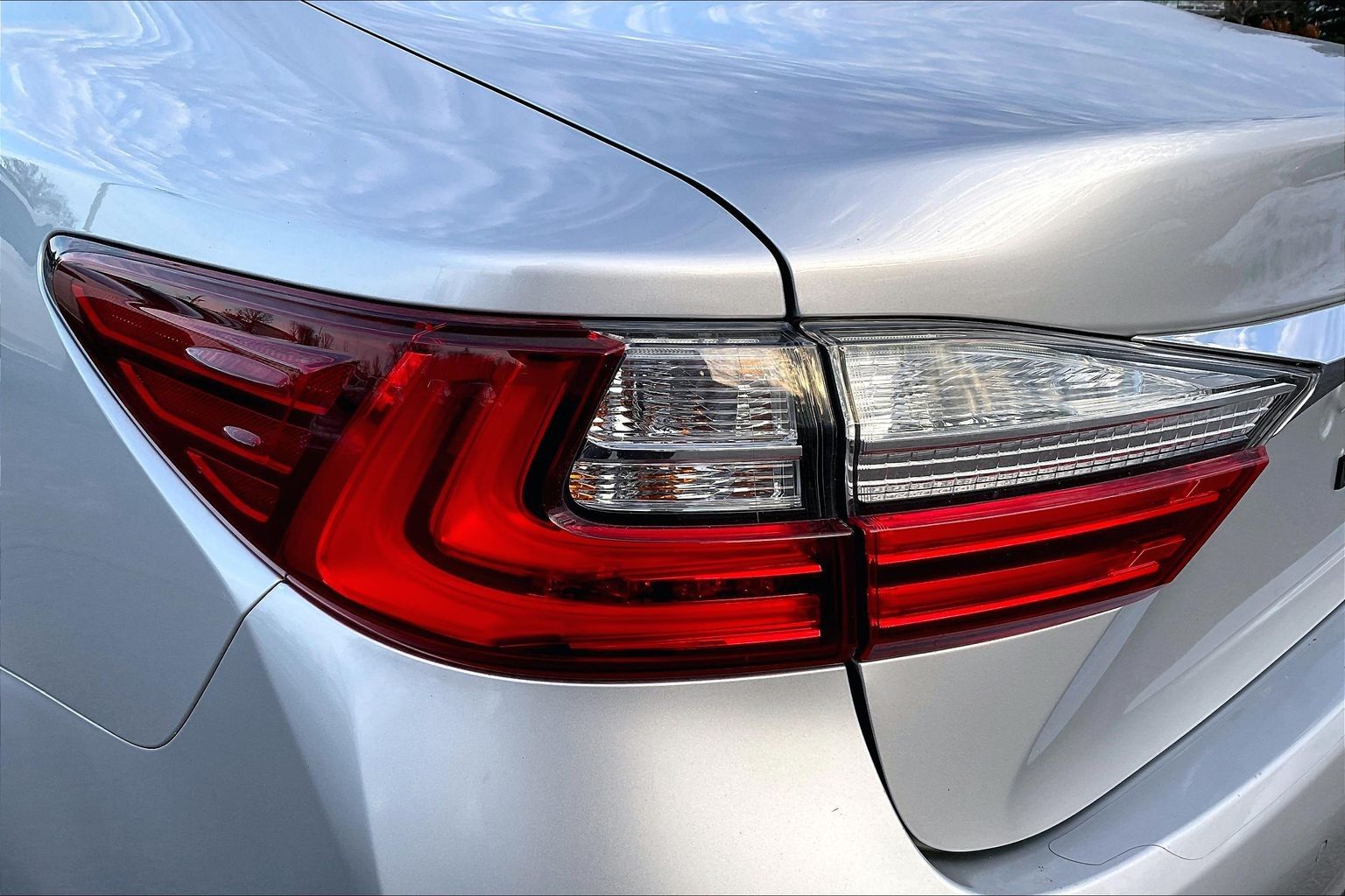 2017 LEXUS ES - Image 31