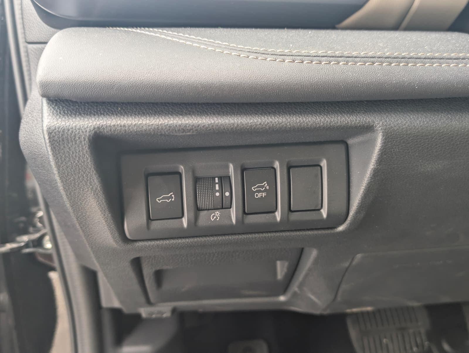 2025 SUBARU OUTBACK - Image 10